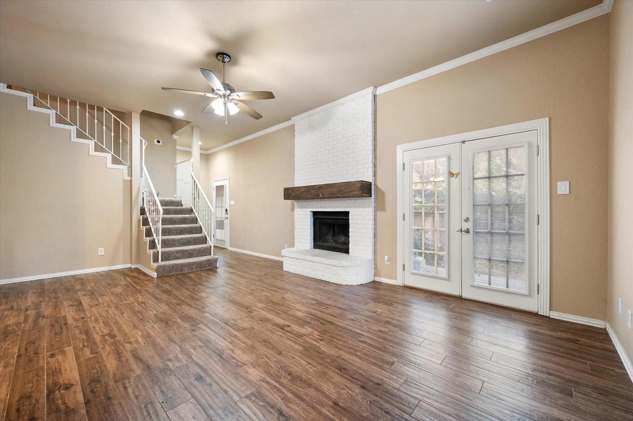 Townhouse For Rent in Tarrant County , 2312 Perkins Road, Arlington, Texas 76016, 2 Bedroom, 3 Bathroom, 1 Garage spaces, 1,390 Sqft, built in 1985, mls#21336555, Real Estate Agent in Arlington, Homes For Rent in Tarrant county, Homes For Rent in Arlington, Realtor in Arlington Texas, Real Estate Brokerage Independent Realty Texas, Luminita Cordes Realtor