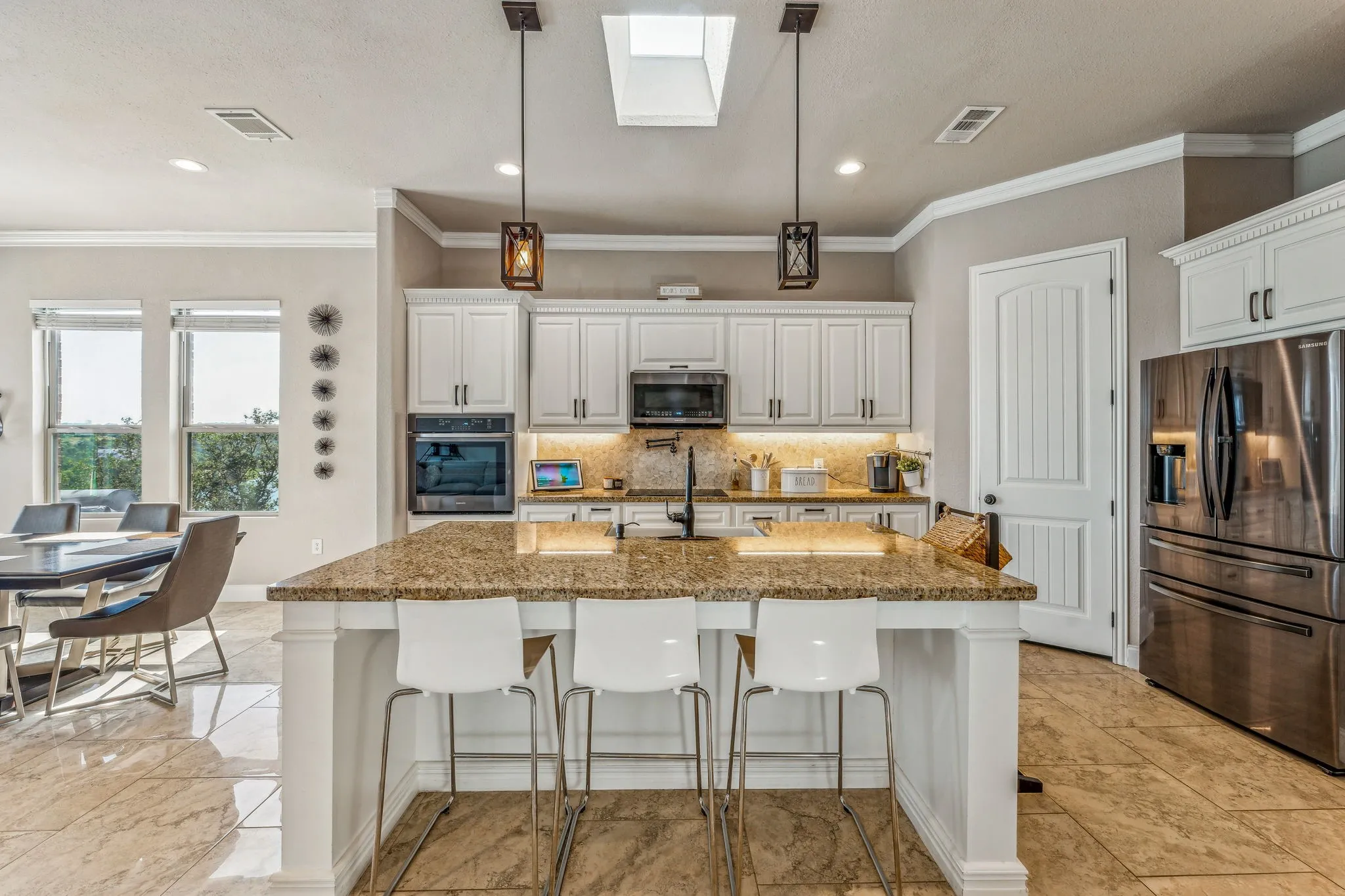 Single Family Residence For Sale in Erath County , 2350 Lakeside Drive, Bluff Dale, Texas 76433, 3 Bedroom, 3 Bathroom, 2 Garage spaces, 2,742 Sqft, built in 2020, mls#21336619, Real Estate Agent in Bluff Dale, Homes For Sale in Erath county, Homes For Sale in Bluff Dale, Realtor in Bluff Dale Texas, Real Estate Brokerage Independent Realty Texas, Luminita Cordes Realtor