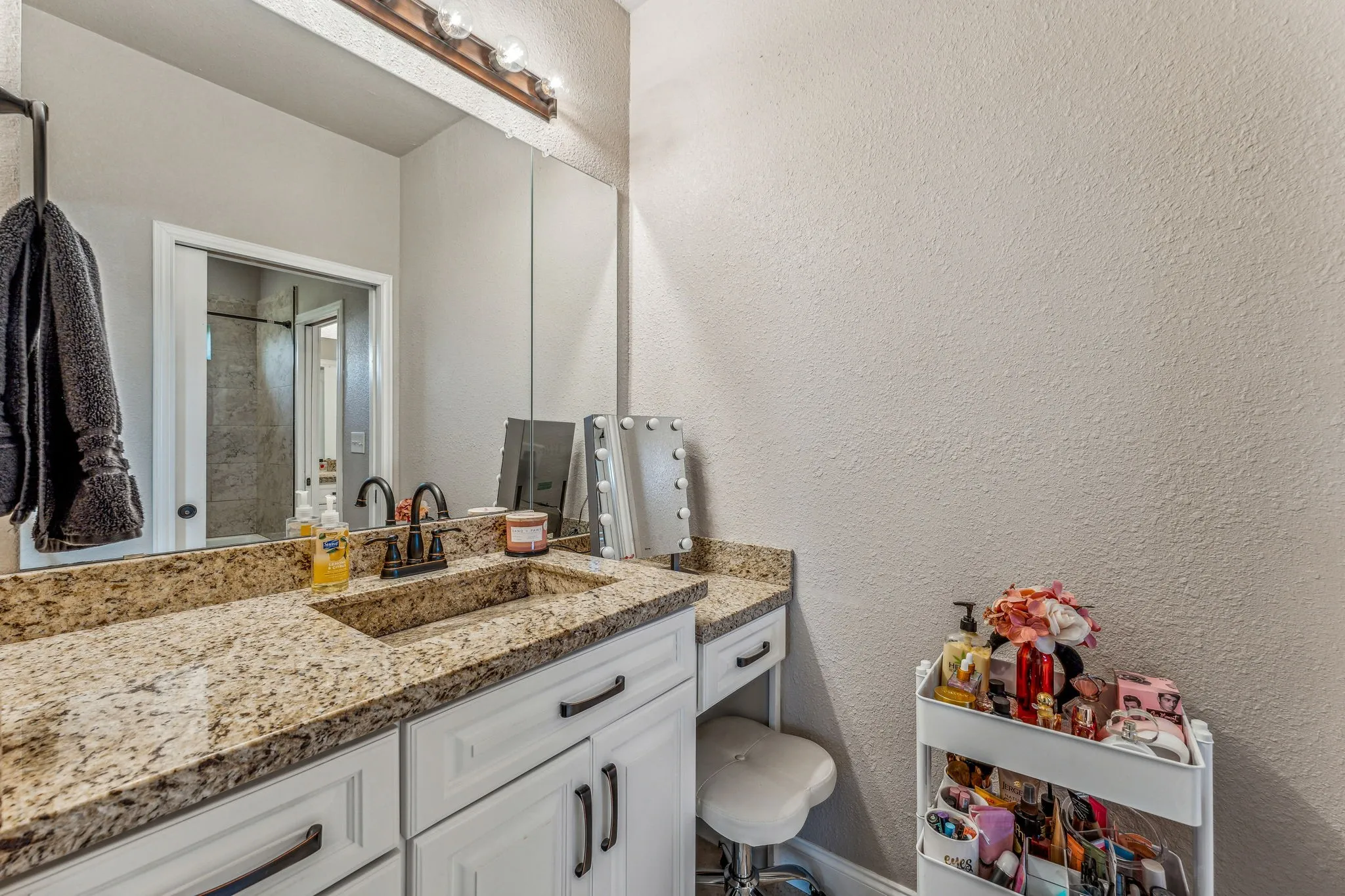 Single Family Residence For Sale in Erath County , 2350 Lakeside Drive, Bluff Dale, Texas 76433, 3 Bedroom, 3 Bathroom, 2 Garage spaces, 2,742 Sqft, built in 2020, mls#21336619, Real Estate Agent in Bluff Dale, Homes For Sale in Erath county, Homes For Sale in Bluff Dale, Realtor in Bluff Dale Texas, Real Estate Brokerage Independent Realty Texas, Luminita Cordes Realtor