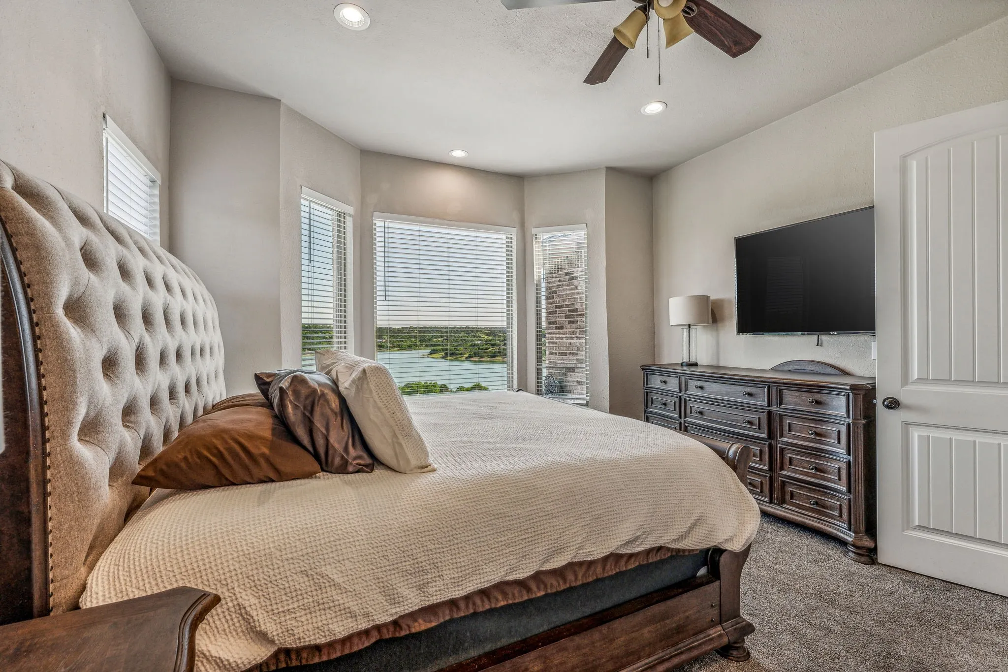 Single Family Residence For Sale in Erath County , 2350 Lakeside Drive, Bluff Dale, Texas 76433, 3 Bedroom, 3 Bathroom, 2 Garage spaces, 2,742 Sqft, built in 2020, mls#21336619, Real Estate Agent in Bluff Dale, Homes For Sale in Erath county, Homes For Sale in Bluff Dale, Realtor in Bluff Dale Texas, Real Estate Brokerage Independent Realty Texas, Luminita Cordes Realtor