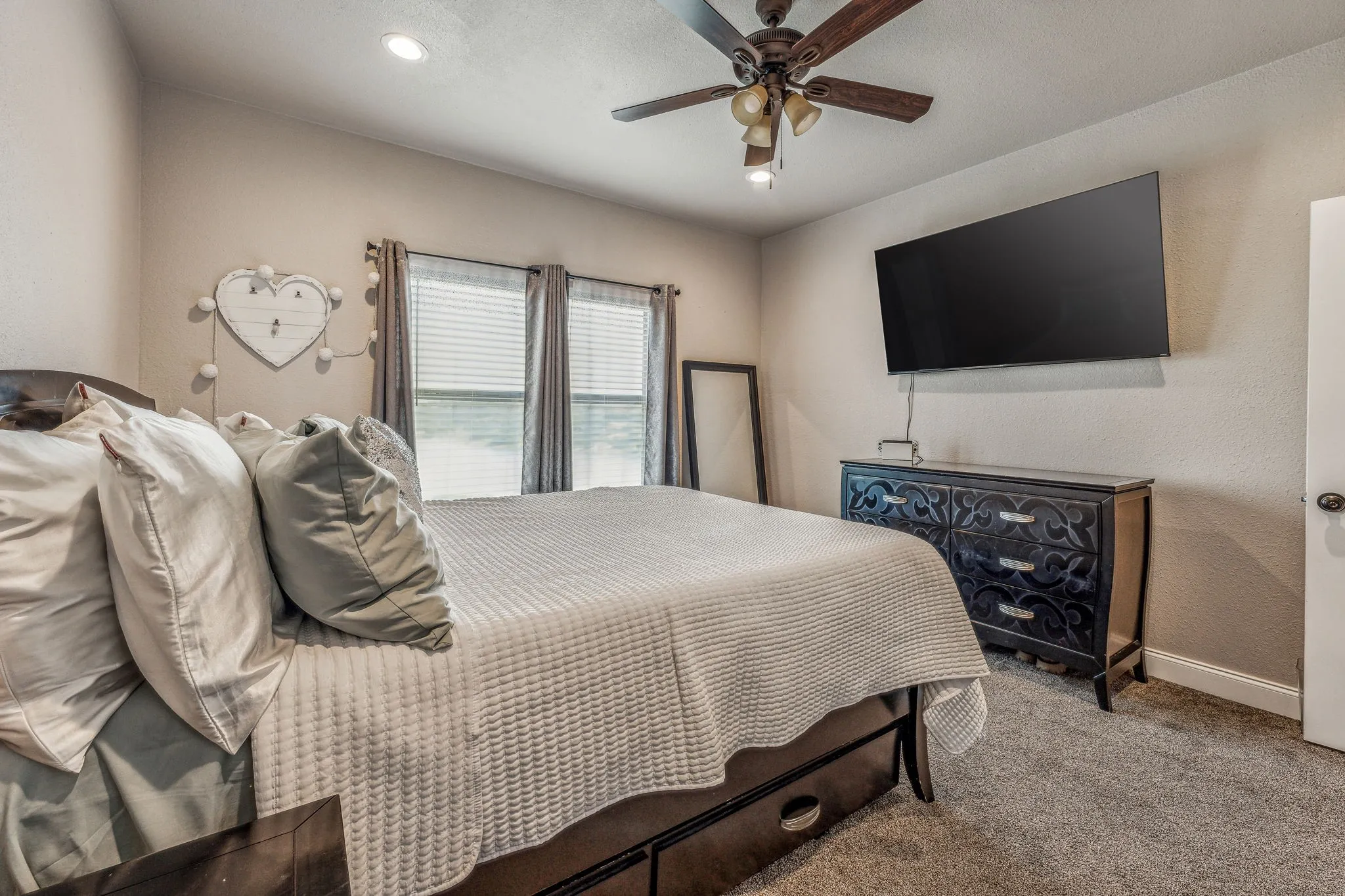 Single Family Residence For Sale in Erath County , 2350 Lakeside Drive, Bluff Dale, Texas 76433, 3 Bedroom, 3 Bathroom, 2 Garage spaces, 2,742 Sqft, built in 2020, mls#21336619, Real Estate Agent in Bluff Dale, Homes For Sale in Erath county, Homes For Sale in Bluff Dale, Realtor in Bluff Dale Texas, Real Estate Brokerage Independent Realty Texas, Luminita Cordes Realtor