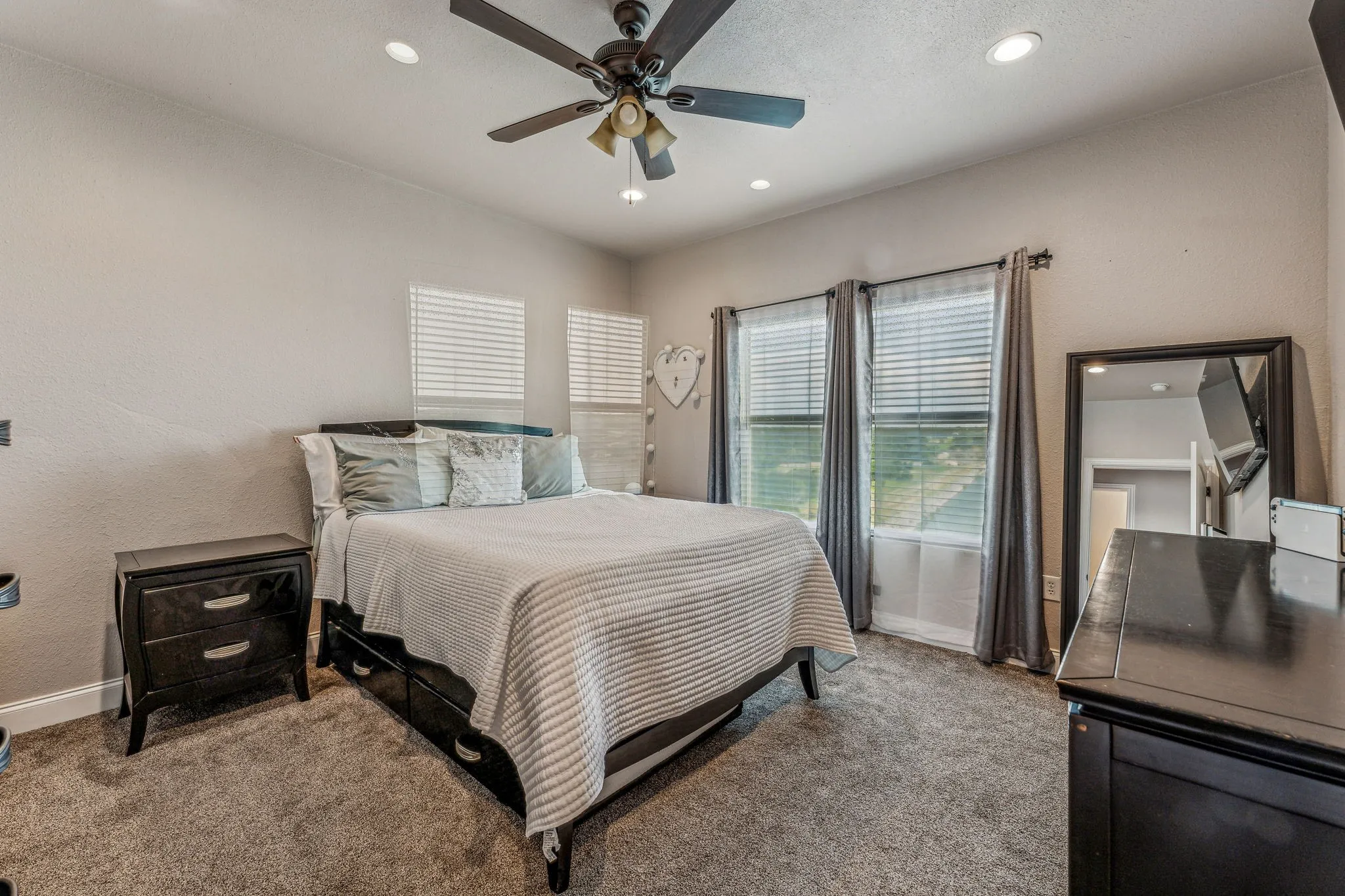 Single Family Residence For Sale in Erath County , 2350 Lakeside Drive, Bluff Dale, Texas 76433, 3 Bedroom, 3 Bathroom, 2 Garage spaces, 2,742 Sqft, built in 2020, mls#21336619, Real Estate Agent in Bluff Dale, Homes For Sale in Erath county, Homes For Sale in Bluff Dale, Realtor in Bluff Dale Texas, Real Estate Brokerage Independent Realty Texas, Luminita Cordes Realtor