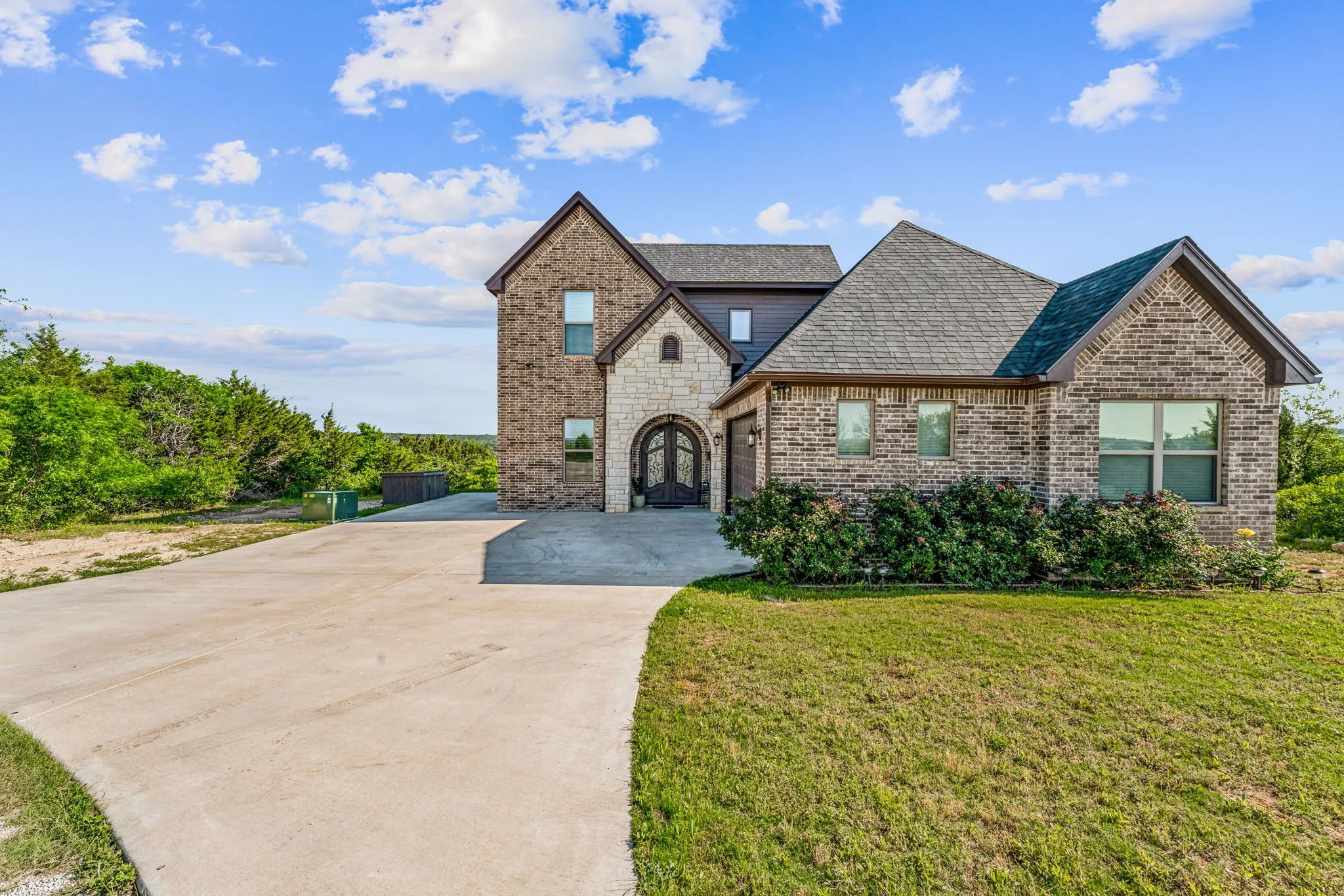 Single Family Residence For Sale in Erath County , 2350 Lakeside Drive, Bluff Dale, Texas 76433, 3 Bedroom, 3 Bathroom, 2 Garage spaces, 2,742 Sqft, built in 2020, mls#21336619, Real Estate Agent in Bluff Dale, Homes For Sale in Erath county, Homes For Sale in Bluff Dale, Realtor in Bluff Dale Texas, Real Estate Brokerage Independent Realty Texas, Luminita Cordes Realtor