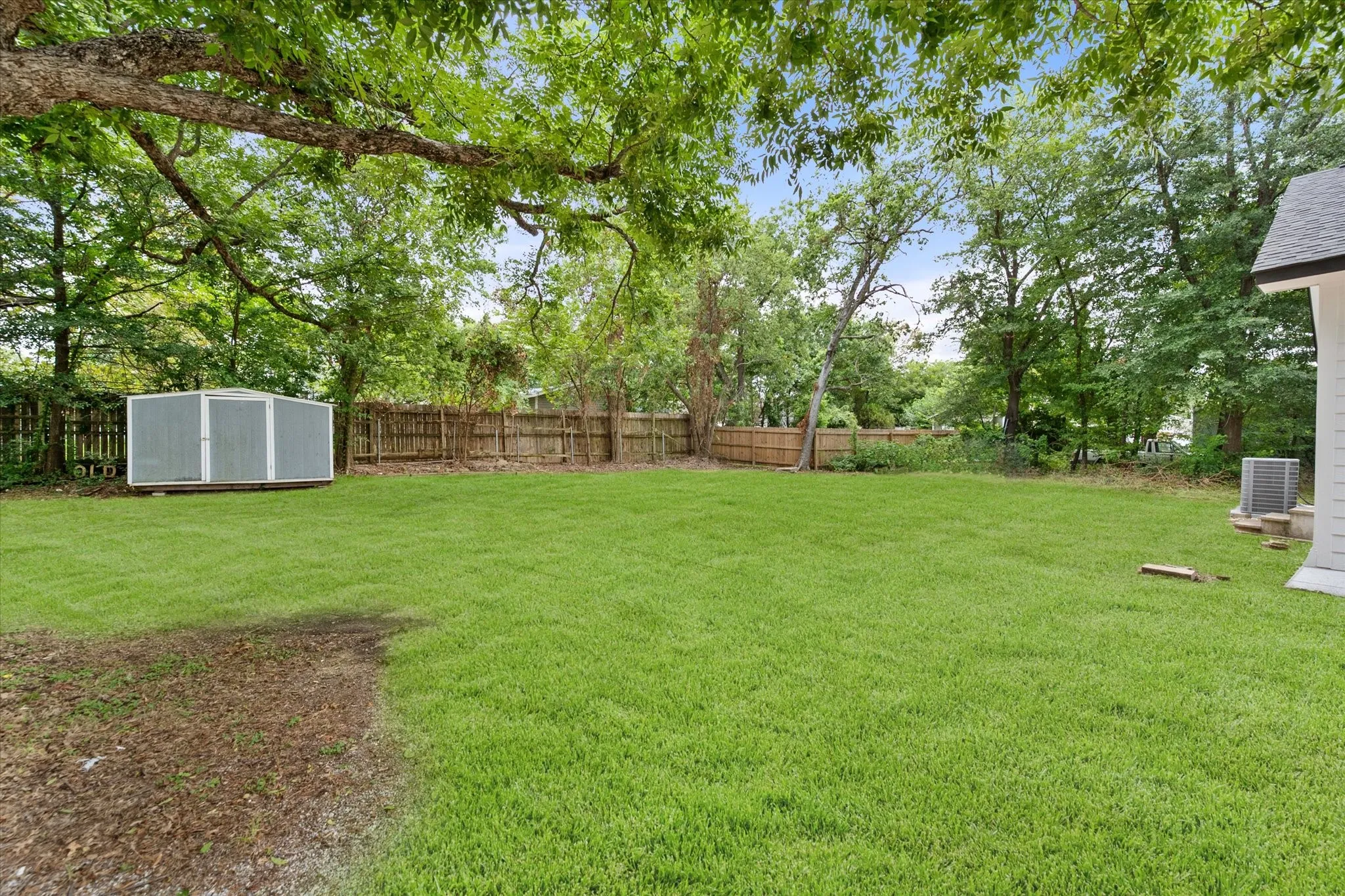 Single Family Residence For Sale in Navarro County , 1027 W 2nd Avenue, Corsicana, Texas 75110, 4 Bedroom, 3 Bathroom, Garage spaces, 1,950 Sqft, built in 1915, mls#21336520, Real Estate Agent in Corsicana, Homes For Sale in Navarro county, Homes For Sale in Corsicana, Realtor in Corsicana Texas, Real Estate Brokerage Independent Realty Texas, Luminita Cordes Realtor