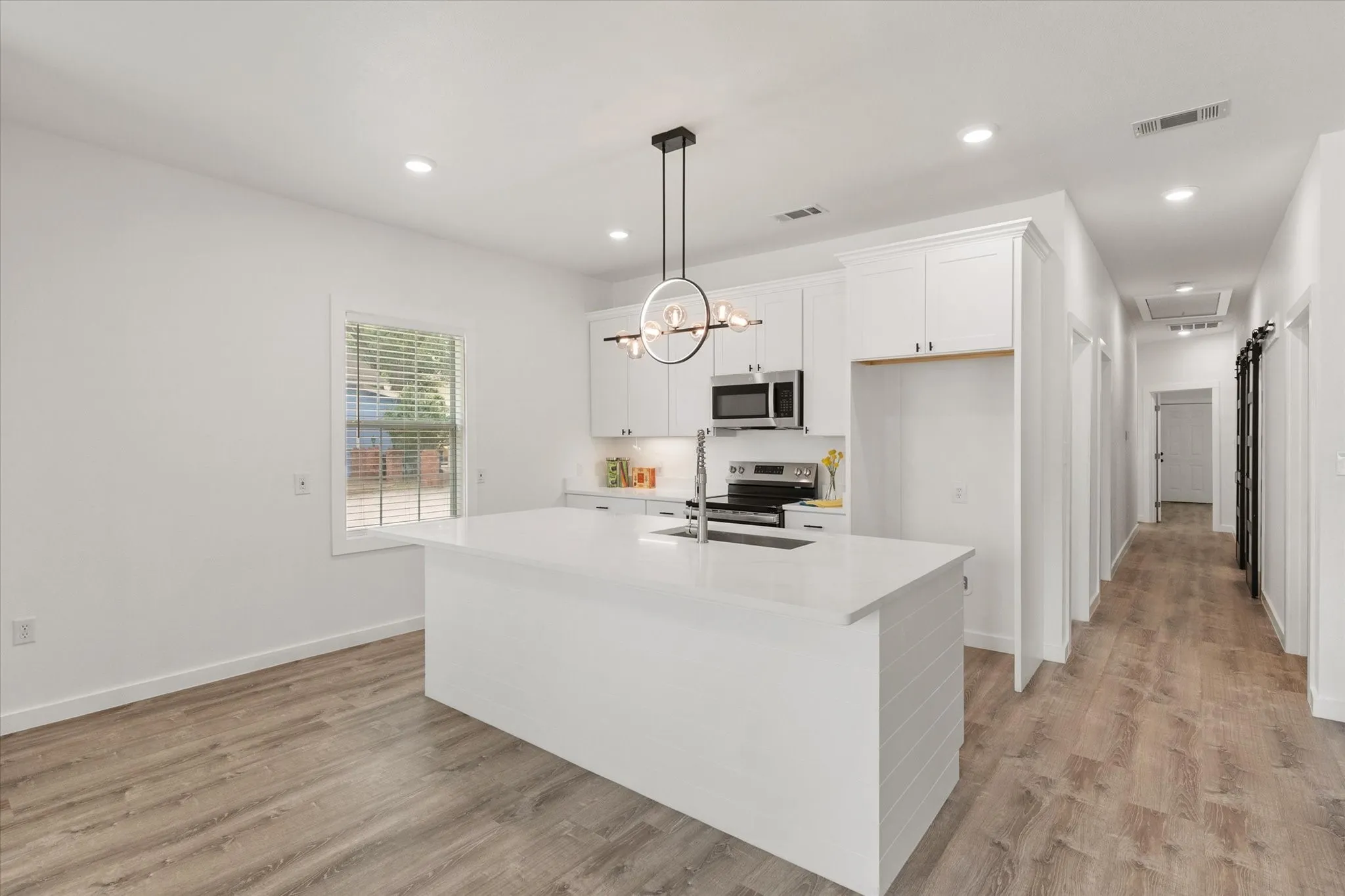 Single Family Residence For Sale in Navarro County , 1027 W 2nd Avenue, Corsicana, Texas 75110, 4 Bedroom, 3 Bathroom, Garage spaces, 1,950 Sqft, built in 1915, mls#21336520, Real Estate Agent in Corsicana, Homes For Sale in Navarro county, Homes For Sale in Corsicana, Realtor in Corsicana Texas, Real Estate Brokerage Independent Realty Texas, Luminita Cordes Realtor