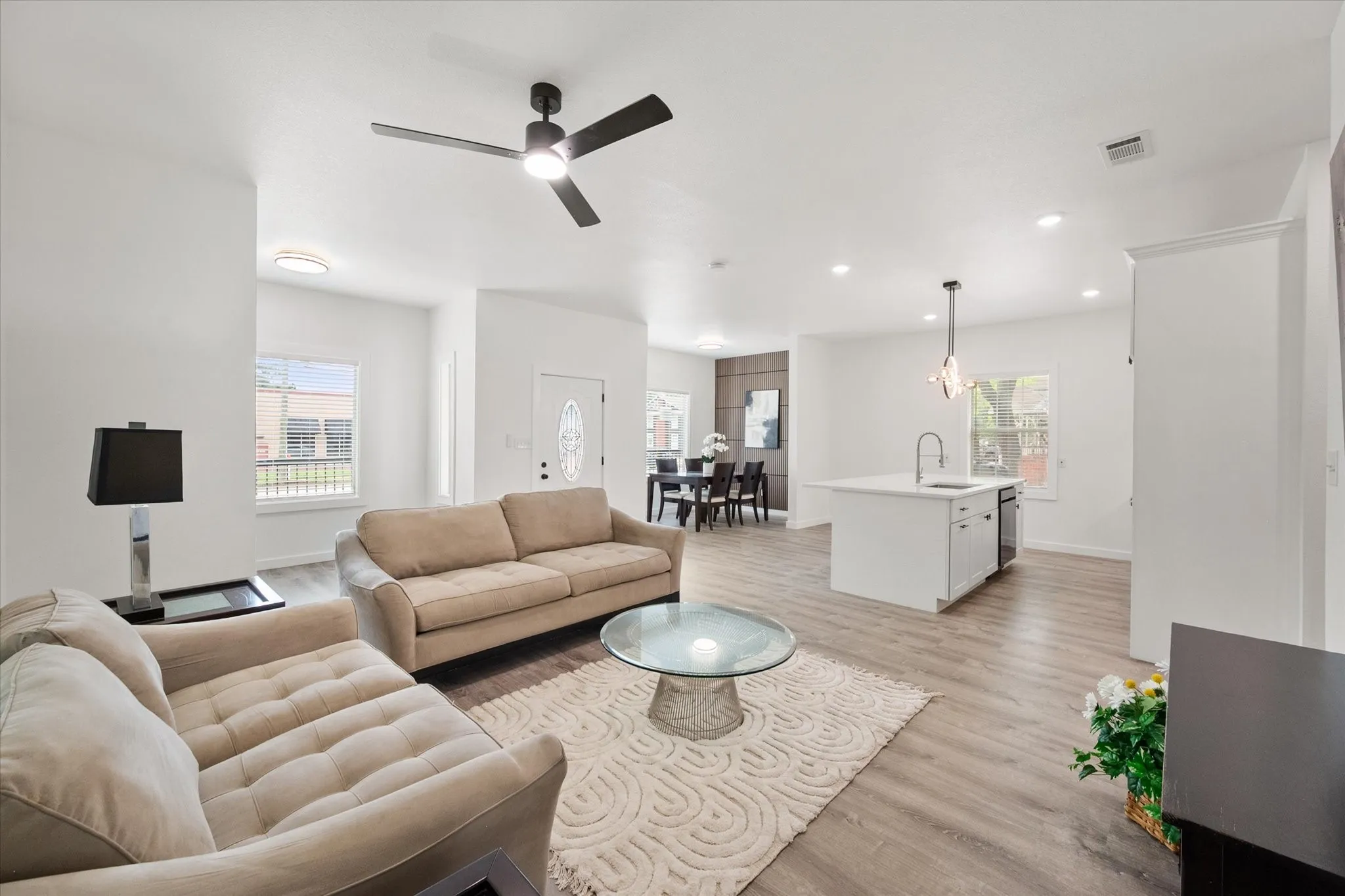 Single Family Residence For Sale in Navarro County , 1027 W 2nd Avenue, Corsicana, Texas 75110, 4 Bedroom, 3 Bathroom, Garage spaces, 1,950 Sqft, built in 1915, mls#21336520, Real Estate Agent in Corsicana, Homes For Sale in Navarro county, Homes For Sale in Corsicana, Realtor in Corsicana Texas, Real Estate Brokerage Independent Realty Texas, Luminita Cordes Realtor