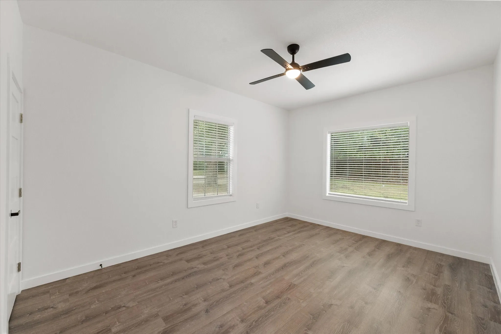 Single Family Residence For Sale in Navarro County , 1027 W 2nd Avenue, Corsicana, Texas 75110, 4 Bedroom, 3 Bathroom, Garage spaces, 1,950 Sqft, built in 1915, mls#21336520, Real Estate Agent in Corsicana, Homes For Sale in Navarro county, Homes For Sale in Corsicana, Realtor in Corsicana Texas, Real Estate Brokerage Independent Realty Texas, Luminita Cordes Realtor