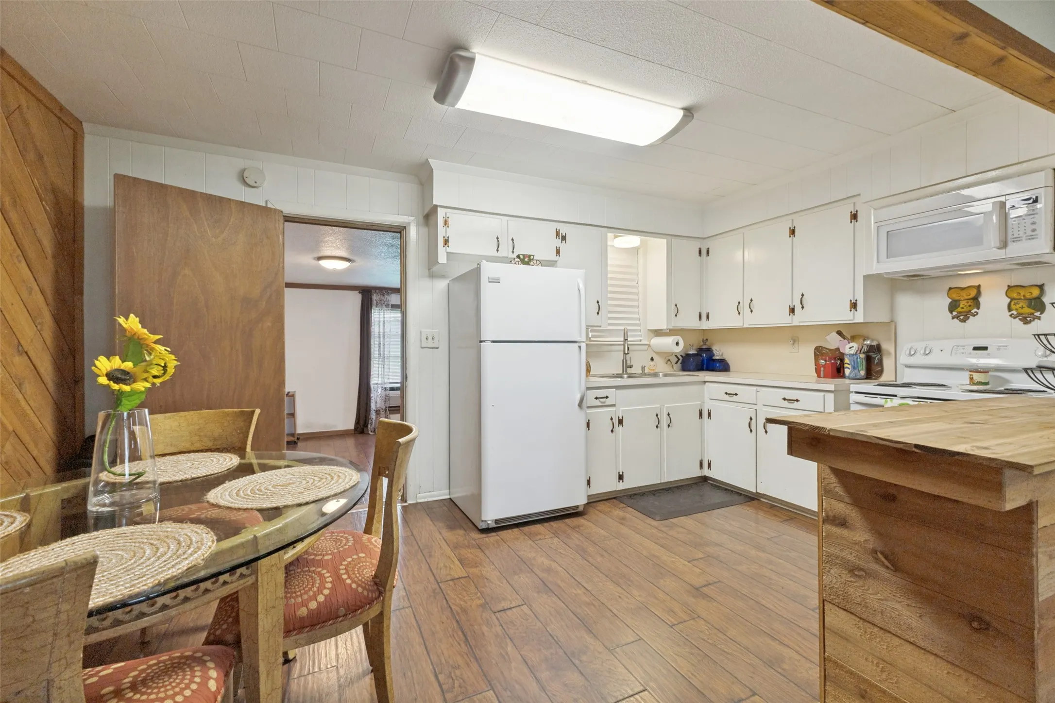 Single Family Residence For Sale in Hunt County , 7811 FM 35, Royse City, Texas 75189, 2 Bedroom, 1 Bathroom, 2 Garage spaces, 1,224 Sqft, built in 1965, mls#21336627, Real Estate Agent in Royse City, Homes For Sale in Hunt county, Homes For Sale in Royse City, Realtor in Royse City Texas, Real Estate Brokerage Independent Realty Texas, Luminita Cordes Realtor