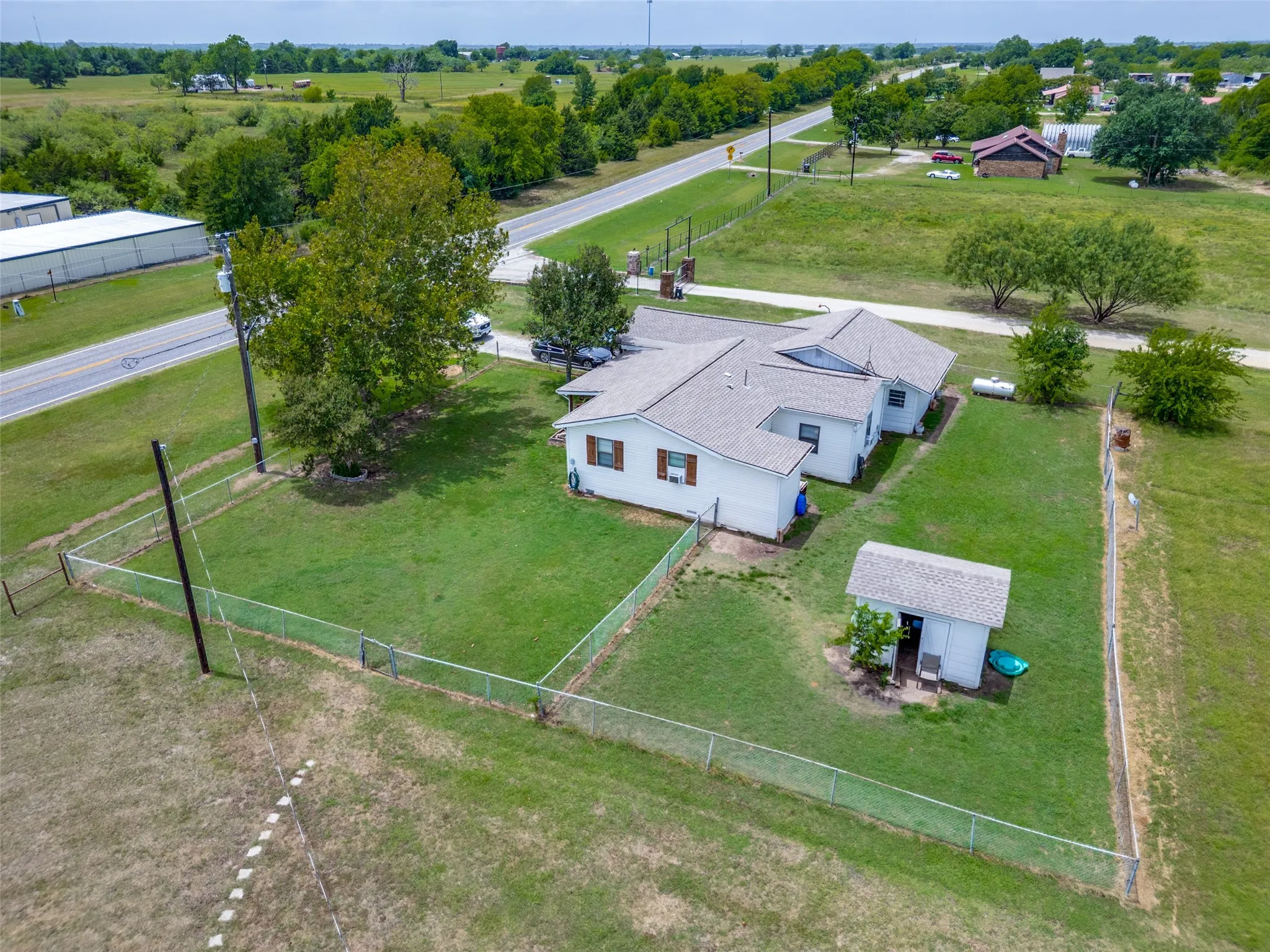 Single Family Residence For Sale in Hunt County , 7811 FM 35, Royse City, Texas 75189, 2 Bedroom, 1 Bathroom, 2 Garage spaces, 1,224 Sqft, built in 1965, mls#21336627, Real Estate Agent in Royse City, Homes For Sale in Hunt county, Homes For Sale in Royse City, Realtor in Royse City Texas, Real Estate Brokerage Independent Realty Texas, Luminita Cordes Realtor