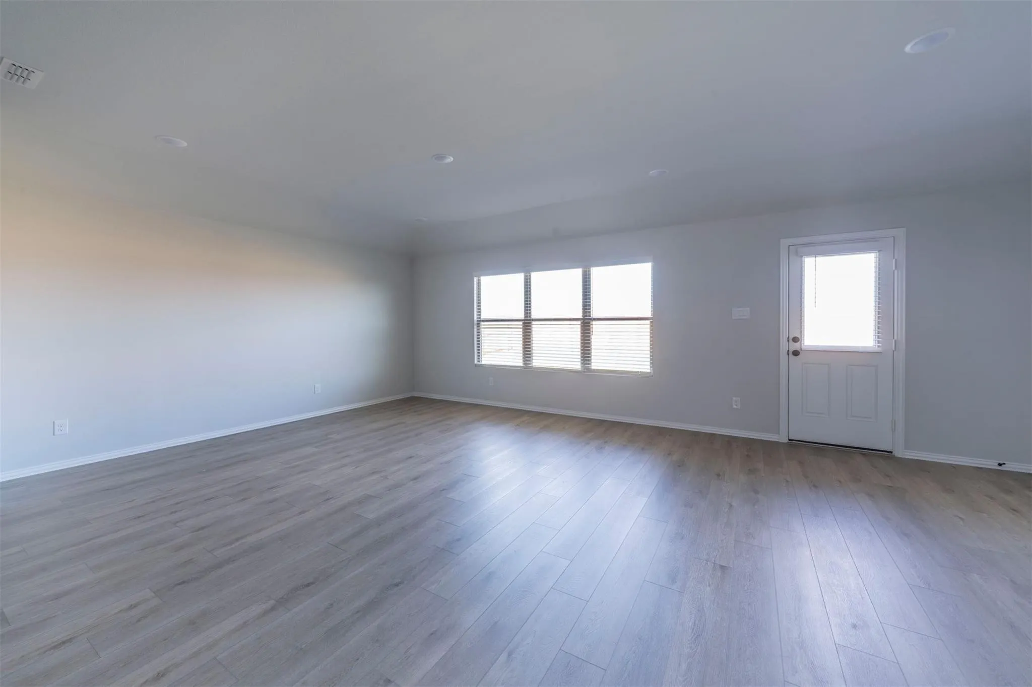 Single Family Residence For Rent in Grayson County , 516 Ridgewood Drive, Van Alstyne, Texas 75495, 4 Bedroom, 2 Bathroom, 2 Garage spaces, 2,000 Sqft, built in 2024, mls#21336188, Real Estate Agent in Van Alstyne, Homes For Rent in Grayson county, Homes For Rent in Van Alstyne, Realtor in Van Alstyne Texas, Real Estate Brokerage Independent Realty Texas, Luminita Cordes Realtor