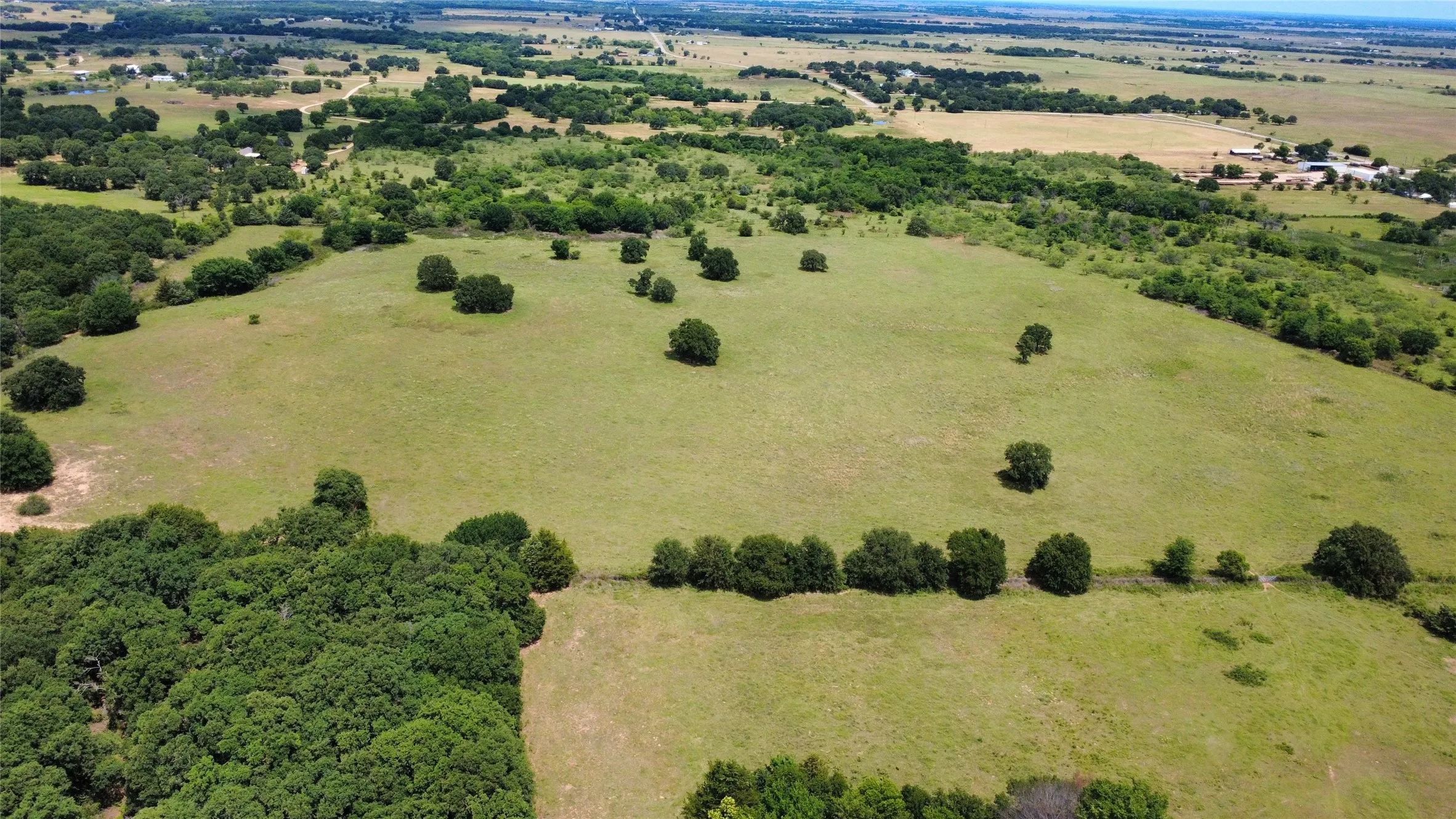 Single Family Residence For Sale in Montague County , 4064 Fm 1759, Nocona, Texas 76255, 2 Bedroom, 2 Bathroom, Garage spaces, 1,668 Sqft, built in 1959, mls#21336603, Real Estate Agent in Nocona, Homes For Sale in Montague county, Homes For Sale in Nocona, Realtor in Nocona Texas, Real Estate Brokerage Independent Realty Texas, Luminita Cordes Realtor