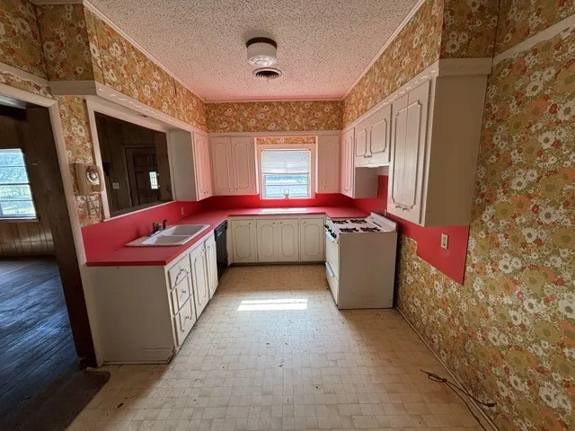 Single Family Residence For Sale in Montague County , 4064 Fm 1759, Nocona, Texas 76255, 2 Bedroom, 2 Bathroom, Garage spaces, 1,668 Sqft, built in 1959, mls#21336603, Real Estate Agent in Nocona, Homes For Sale in Montague county, Homes For Sale in Nocona, Realtor in Nocona Texas, Real Estate Brokerage Independent Realty Texas, Luminita Cordes Realtor
