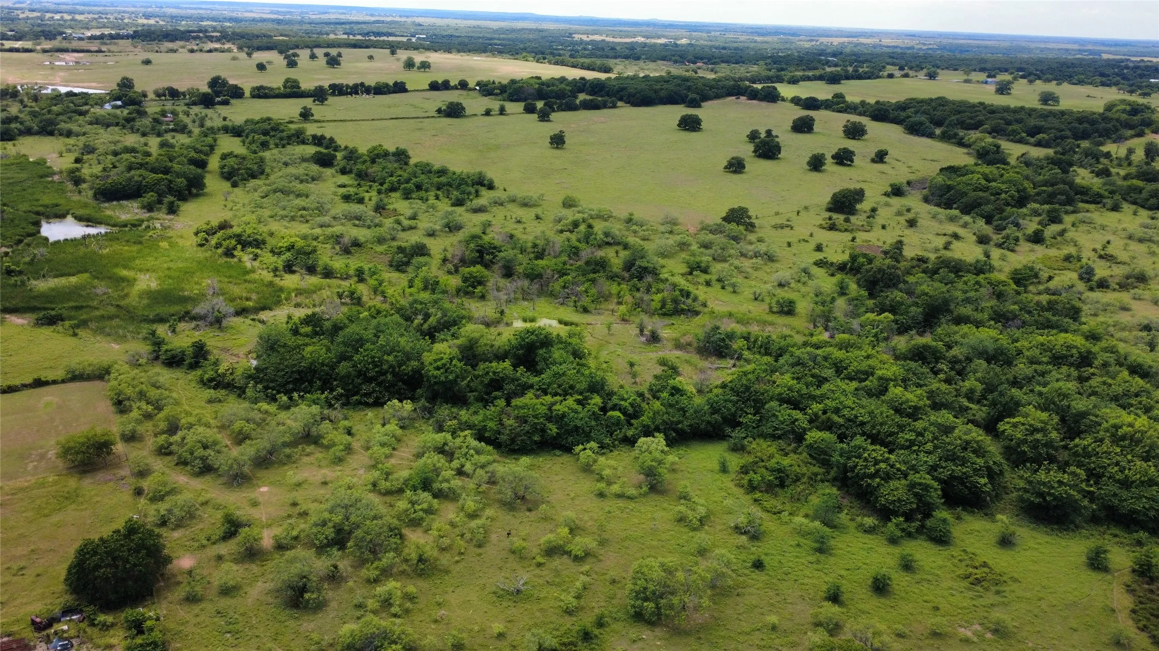 Single Family Residence For Sale in Montague County , 4064 Fm 1759, Nocona, Texas 76255, 2 Bedroom, 2 Bathroom, Garage spaces, 1,668 Sqft, built in 1959, mls#21336603, Real Estate Agent in Nocona, Homes For Sale in Montague county, Homes For Sale in Nocona, Realtor in Nocona Texas, Real Estate Brokerage Independent Realty Texas, Luminita Cordes Realtor