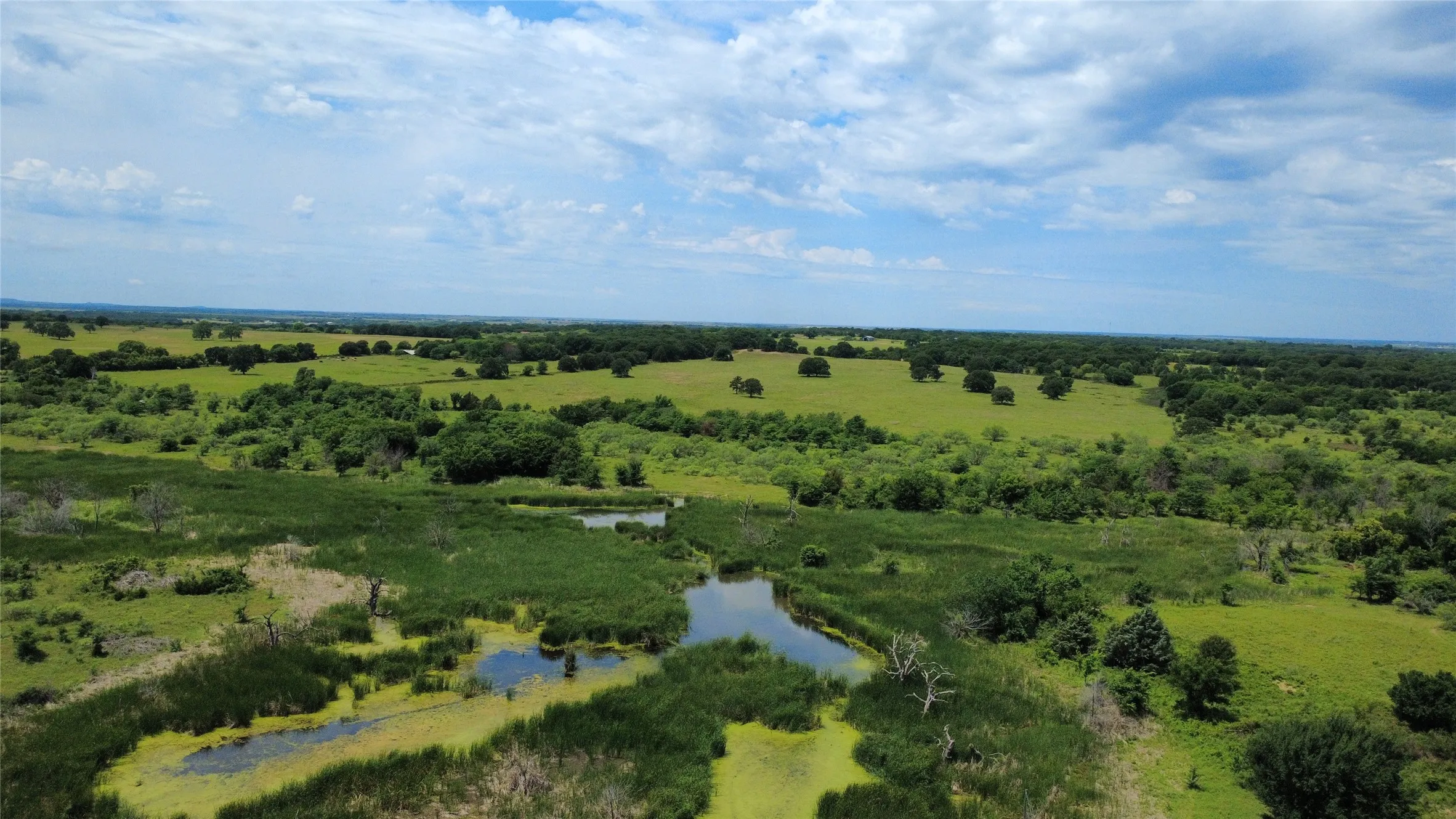 Single Family Residence For Sale in Montague County , 4064 Fm 1759, Nocona, Texas 76255, 2 Bedroom, 2 Bathroom, Garage spaces, 1,668 Sqft, built in 1959, mls#21336603, Real Estate Agent in Nocona, Homes For Sale in Montague county, Homes For Sale in Nocona, Realtor in Nocona Texas, Real Estate Brokerage Independent Realty Texas, Luminita Cordes Realtor