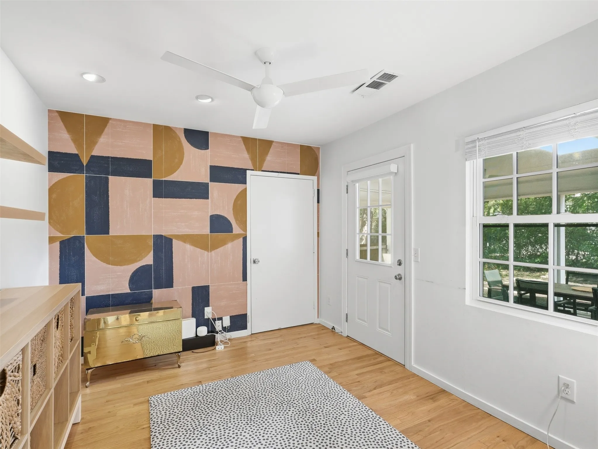 Single Family Residence For Rent in Dallas County , 1429 El Campo Drive, Dallas, Texas 75218, 2 Bedroom, 2 Bathroom, 2 Garage spaces, 2,125 Sqft, built in 1940, mls#21336246, Real Estate Agent in Dallas, Homes For Rent in Dallas county, Homes For Rent in Dallas, Realtor in Dallas Texas, Real Estate Brokerage Independent Realty Texas, Luminita Cordes Realtor