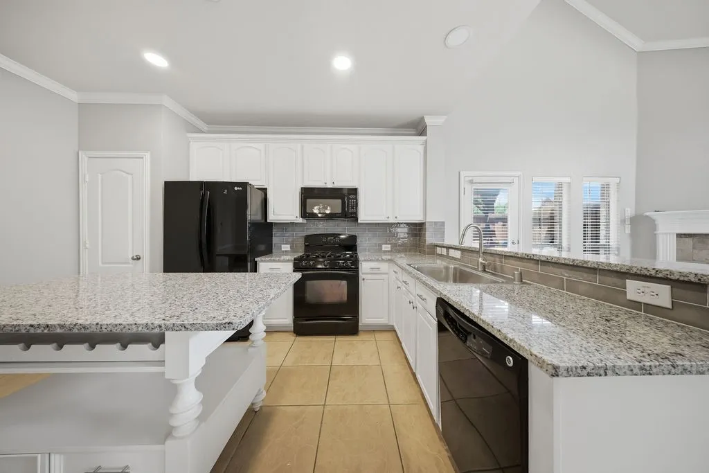Single Family Residence For Rent in Collin County , 2140 Walnut Square Drive, Plano, Texas 75025, 4 Bedrooms, 4 Bathrooms, 2 Garage spaces, 2,297 Sqft, built in 2005, Price $2,950, mls#21333573, Real Estate Agent in Plano, Homes For Rent in Collin county, Homes For Rent in Plano, Realtor in Plano Texas, Real Estate Brokerage Independent Realty Texas, Luminita Cordes Realtor