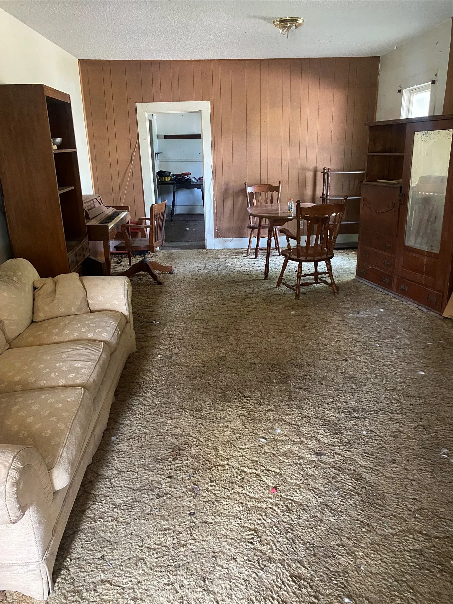 Single Family Residence For Sale in Coleman County , 402 S Nueces Street, Coleman, Texas 76834, 3 Bedroom, 2 Bathroom, Garage spaces, 1,664 Sqft, built in 1935, mls#21334251, Real Estate Agent in Coleman, Homes For Sale in Coleman county, Homes For Sale in Coleman, Realtor in Coleman Texas, Real Estate Brokerage Independent Realty Texas, Luminita Cordes Realtor