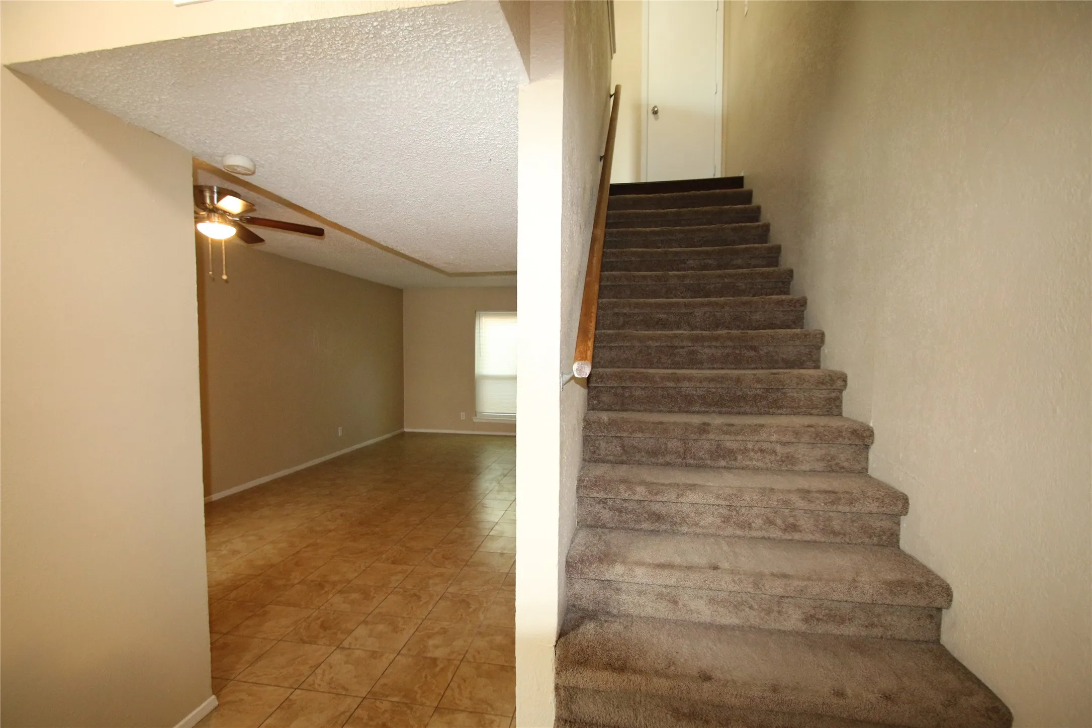 Townhouse For Rent in Tarrant County , 3732 Bonnie Drive C, Fort Worth, Texas 76116, 2 Bedroom, 2 Bathroom, Garage spaces, 1,095 Sqft, built in 1982, mls#21336309, Real Estate Agent in Fort Worth, Homes For Rent in Tarrant county, Homes For Rent in Fort Worth, Realtor in Fort Worth Texas, Real Estate Brokerage Independent Realty Texas, Luminita Cordes Realtor