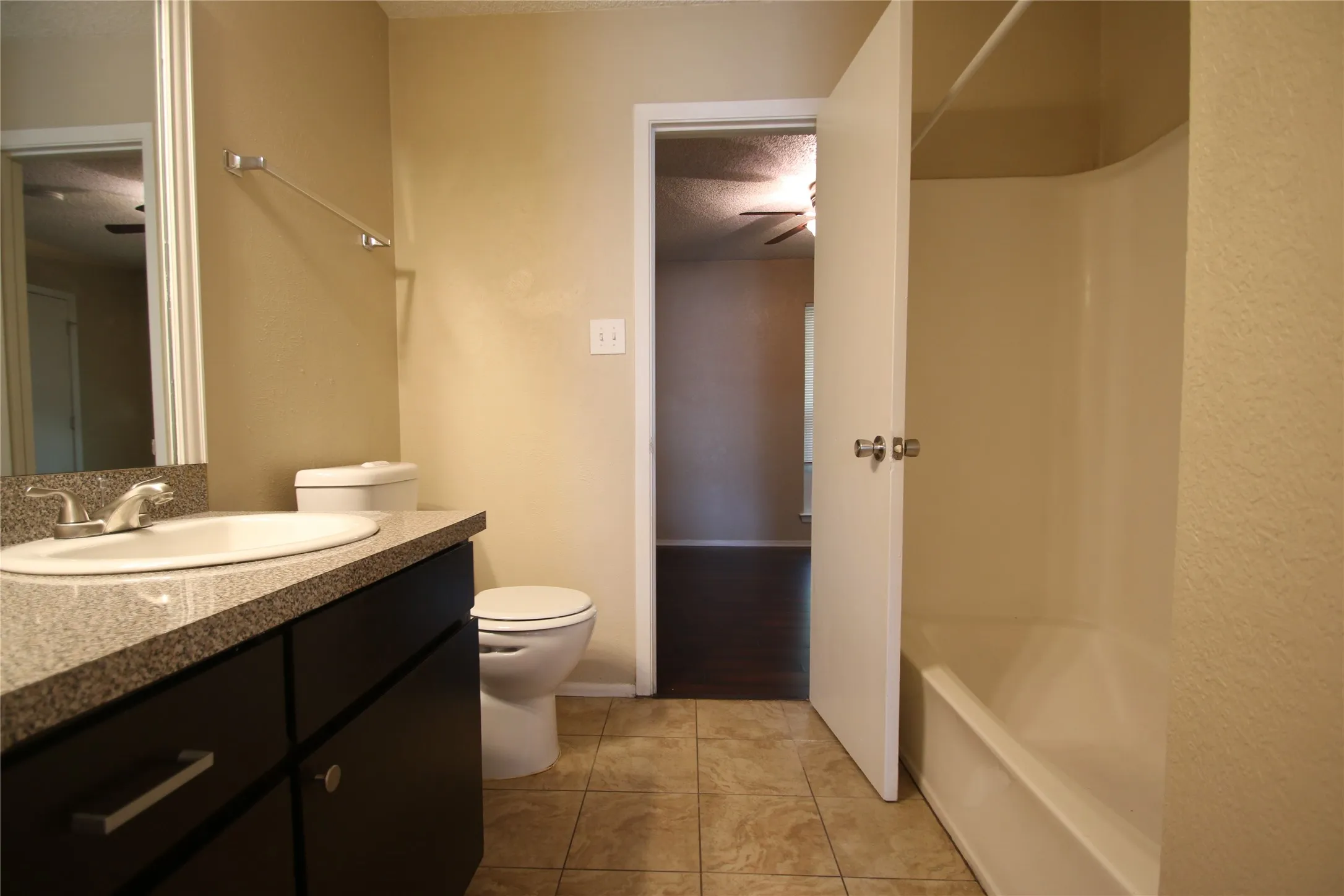 Townhouse For Rent in Tarrant County , 3732 Bonnie Drive C, Fort Worth, Texas 76116, 2 Bedroom, 2 Bathroom, Garage spaces, 1,095 Sqft, built in 1982, mls#21336309, Real Estate Agent in Fort Worth, Homes For Rent in Tarrant county, Homes For Rent in Fort Worth, Realtor in Fort Worth Texas, Real Estate Brokerage Independent Realty Texas, Luminita Cordes Realtor