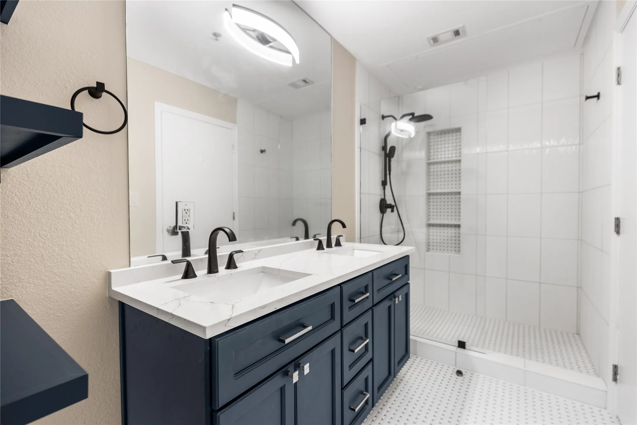 Condominium For Rent in Dallas County , 4611 Travis Street 801B, Dallas, Texas 75205, 2 Bedroom, 3 Bathroom, 2 Garage spaces, 1,552 Sqft, built in 2000, mls#21336293, Real Estate Agent in Dallas, Homes For Rent in Dallas county, Homes For Rent in Dallas, Realtor in Dallas Texas, Real Estate Brokerage Independent Realty Texas, Luminita Cordes Realtor