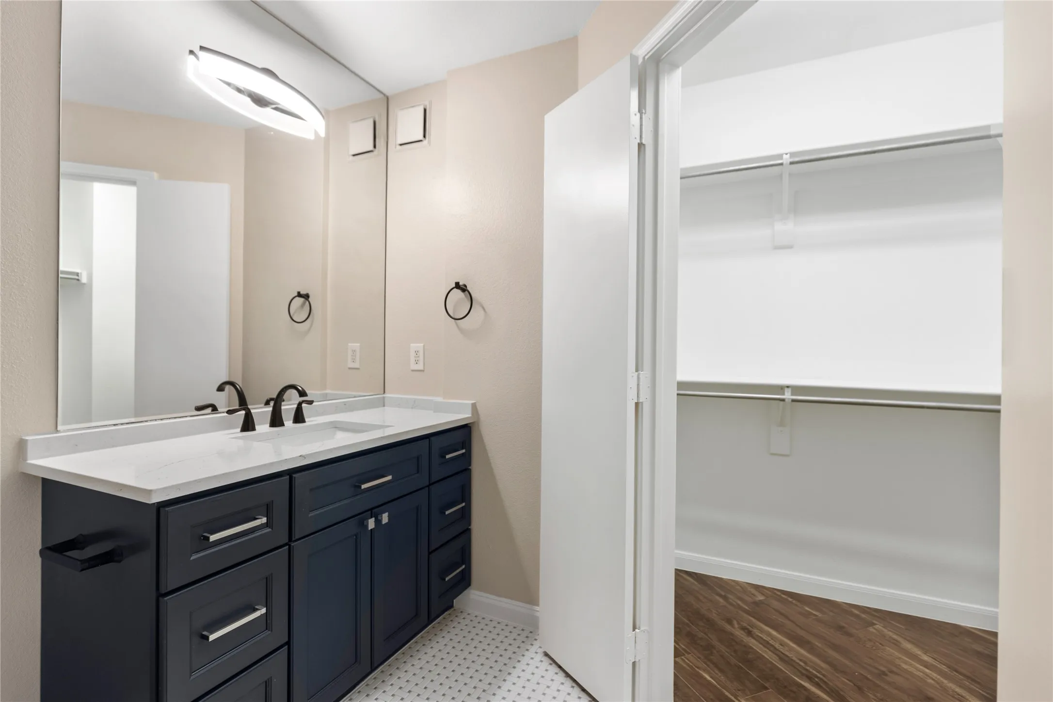 Condominium For Rent in Dallas County , 4611 Travis Street 801B, Dallas, Texas 75205, 2 Bedroom, 3 Bathroom, 2 Garage spaces, 1,552 Sqft, built in 2000, mls#21336293, Real Estate Agent in Dallas, Homes For Rent in Dallas county, Homes For Rent in Dallas, Realtor in Dallas Texas, Real Estate Brokerage Independent Realty Texas, Luminita Cordes Realtor