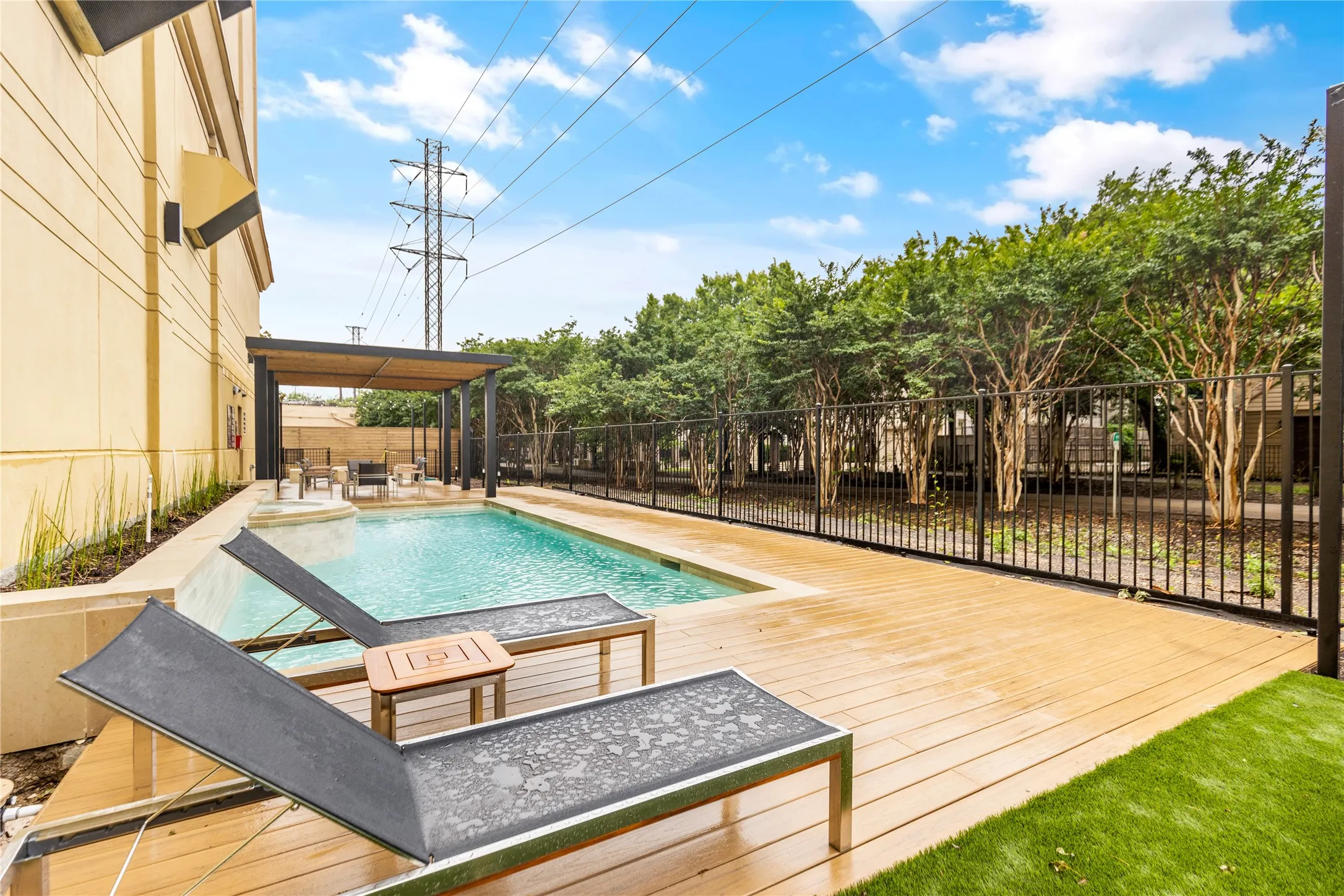 Condominium For Rent in Dallas County , 4611 Travis Street 801B, Dallas, Texas 75205, 2 Bedroom, 3 Bathroom, 2 Garage spaces, 1,552 Sqft, built in 2000, mls#21336293, Real Estate Agent in Dallas, Homes For Rent in Dallas county, Homes For Rent in Dallas, Realtor in Dallas Texas, Real Estate Brokerage Independent Realty Texas, Luminita Cordes Realtor