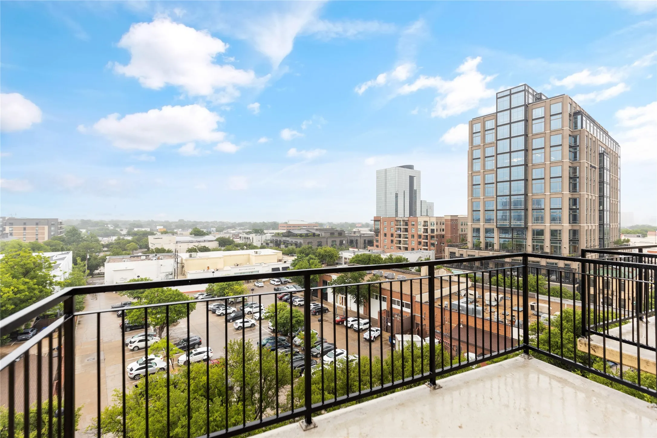 Condominium For Rent in Dallas County , 4611 Travis Street 801B, Dallas, Texas 75205, 2 Bedroom, 3 Bathroom, 2 Garage spaces, 1,552 Sqft, built in 2000, mls#21336293, Real Estate Agent in Dallas, Homes For Rent in Dallas county, Homes For Rent in Dallas, Realtor in Dallas Texas, Real Estate Brokerage Independent Realty Texas, Luminita Cordes Realtor