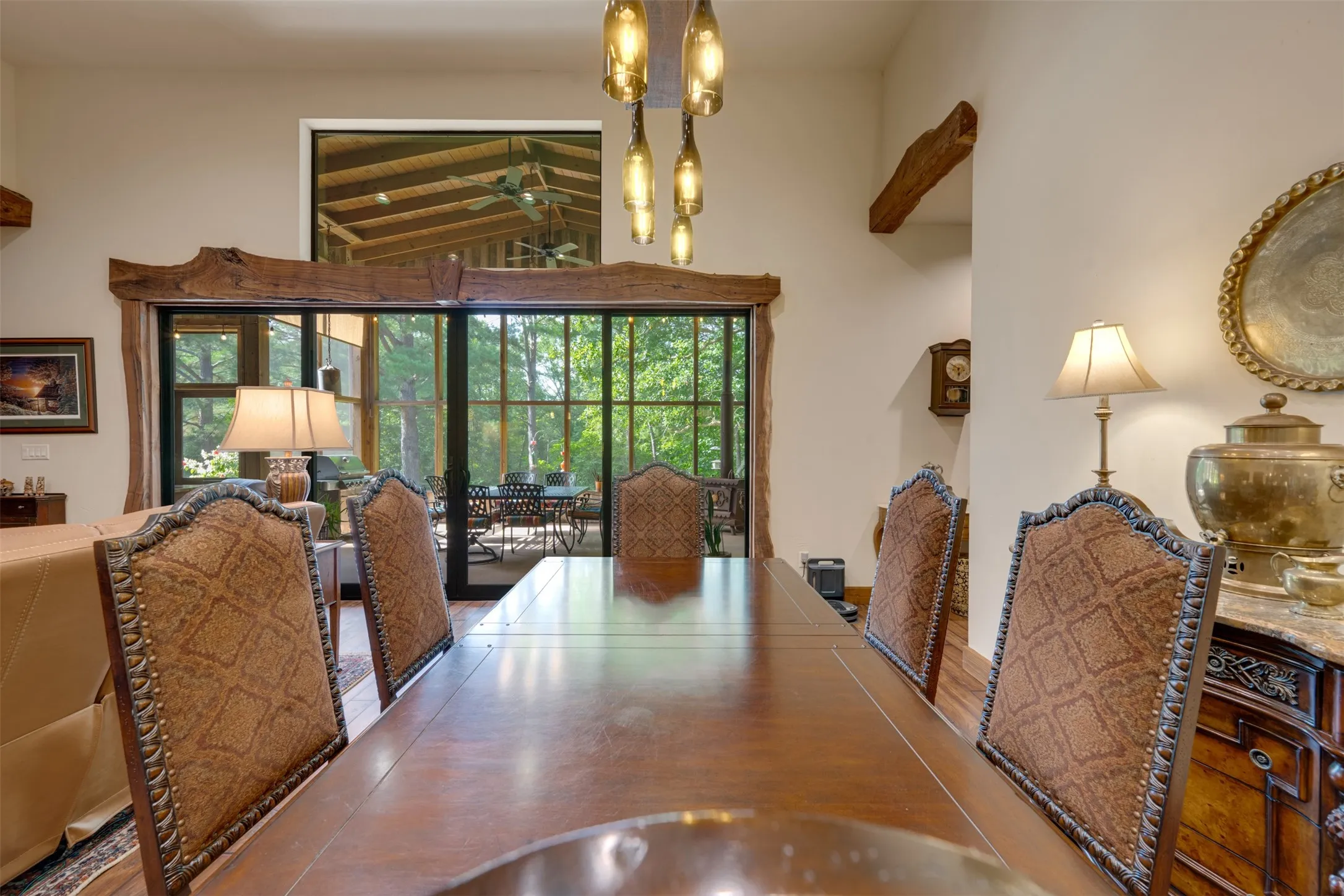 Single Family Residence For Sale in Upshur County , 6841 State Highway 154 E, Gilmer, Texas 75645, 3 Bedrooms, 3 Bathrooms, Garage spaces, 2,276 Sqft, built in 2016, Price $975,000, mls#21336611, Real Estate Agent in Gilmer, Homes For Sale in Upshur county, Homes For Sale in Gilmer, Realtor in Gilmer Texas, Real Estate Brokerage Independent Realty Texas, Luminita Cordes Realtor