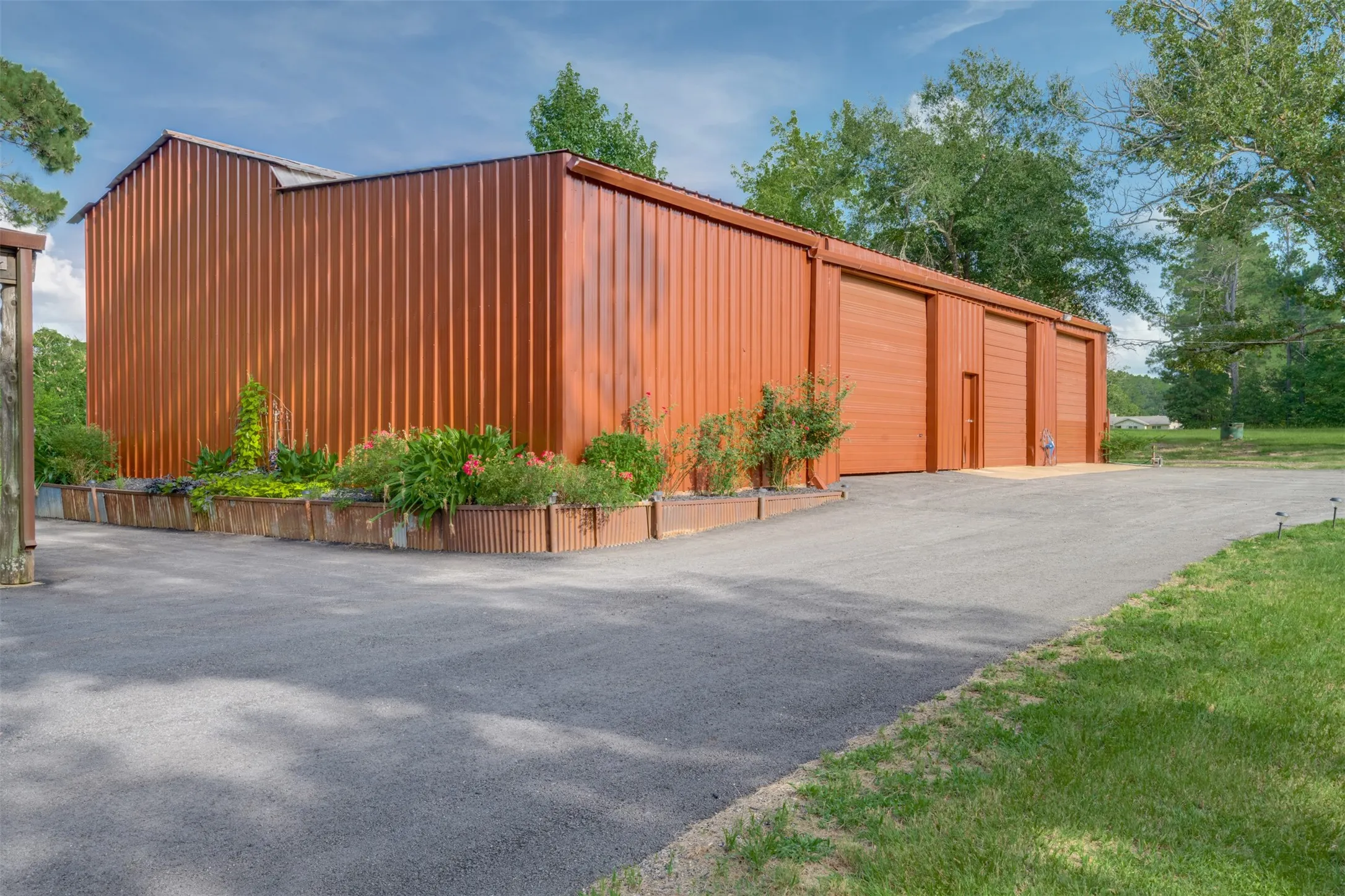Single Family Residence For Sale in Upshur County , 6841 State Highway 154 E, Gilmer, Texas 75645, 3 Bedrooms, 3 Bathrooms, Garage spaces, 2,276 Sqft, built in 2016, Price $975,000, mls#21336611, Real Estate Agent in Gilmer, Homes For Sale in Upshur county, Homes For Sale in Gilmer, Realtor in Gilmer Texas, Real Estate Brokerage Independent Realty Texas, Luminita Cordes Realtor