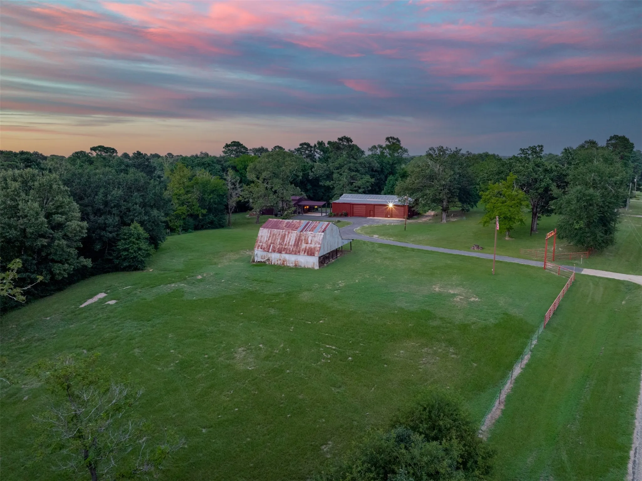Single Family Residence For Sale in Upshur County , 6841 State Highway 154 E, Gilmer, Texas 75645, 3 Bedrooms, 3 Bathrooms, Garage spaces, 2,276 Sqft, built in 2016, Price $975,000, mls#21336611, Real Estate Agent in Gilmer, Homes For Sale in Upshur county, Homes For Sale in Gilmer, Realtor in Gilmer Texas, Real Estate Brokerage Independent Realty Texas, Luminita Cordes Realtor