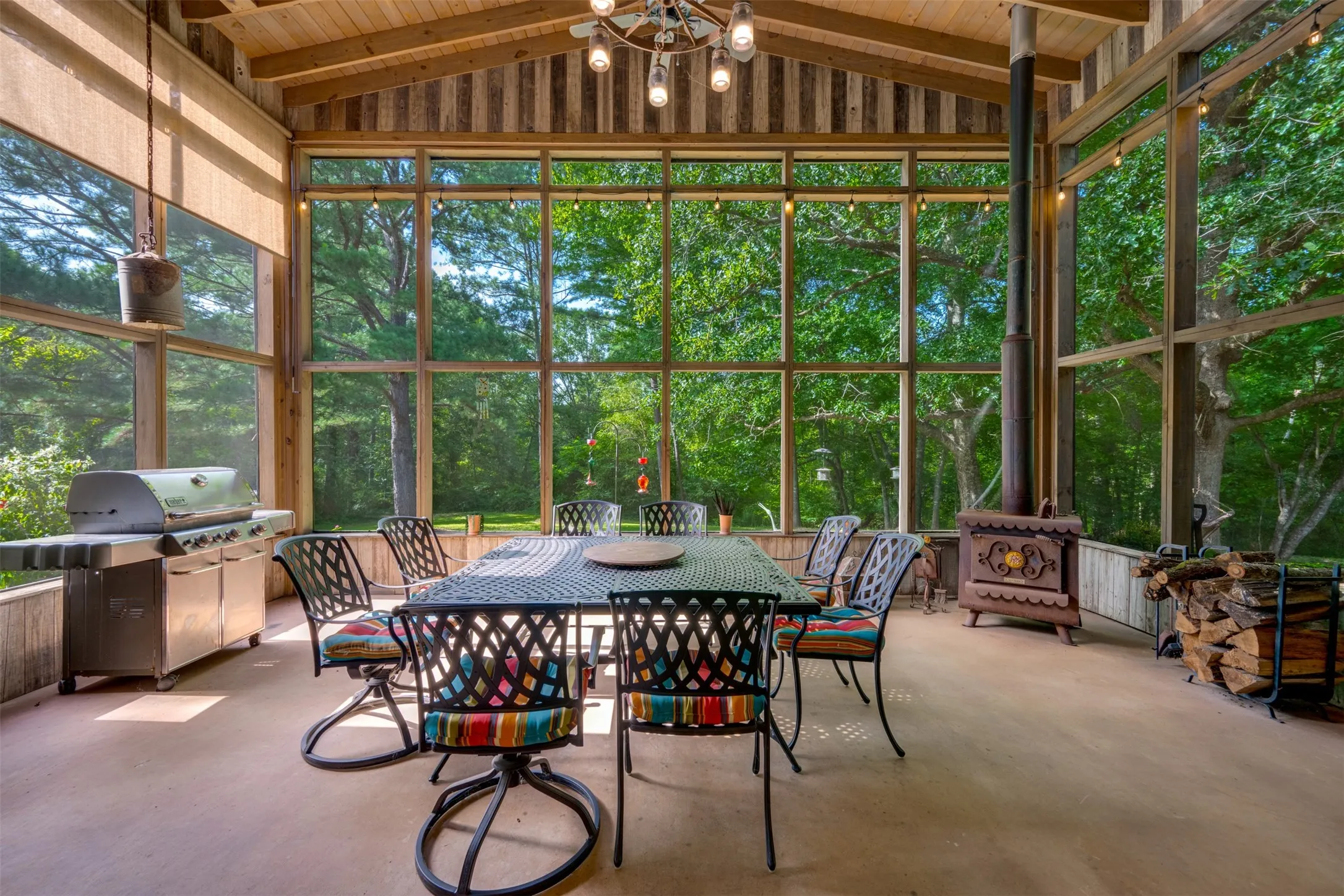 Single Family Residence For Sale in Upshur County , 6841 State Highway 154 E, Gilmer, Texas 75645, 3 Bedrooms, 3 Bathrooms, Garage spaces, 2,276 Sqft, built in 2016, Price $975,000, mls#21336611, Real Estate Agent in Gilmer, Homes For Sale in Upshur county, Homes For Sale in Gilmer, Realtor in Gilmer Texas, Real Estate Brokerage Independent Realty Texas, Luminita Cordes Realtor