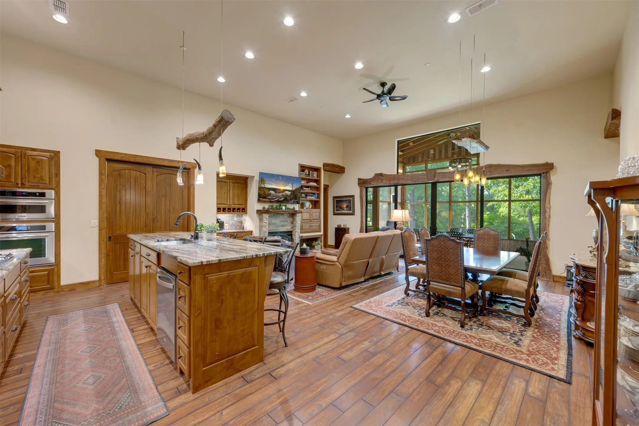 Single Family Residence For Sale in Upshur County , 6841 State Highway 154 E, Gilmer, Texas 75645, 3 Bedrooms, 3 Bathrooms, Garage spaces, 2,276 Sqft, built in 2016, Price $975,000, mls#21336611, Real Estate Agent in Gilmer, Homes For Sale in Upshur county, Homes For Sale in Gilmer, Realtor in Gilmer Texas, Real Estate Brokerage Independent Realty Texas, Luminita Cordes Realtor