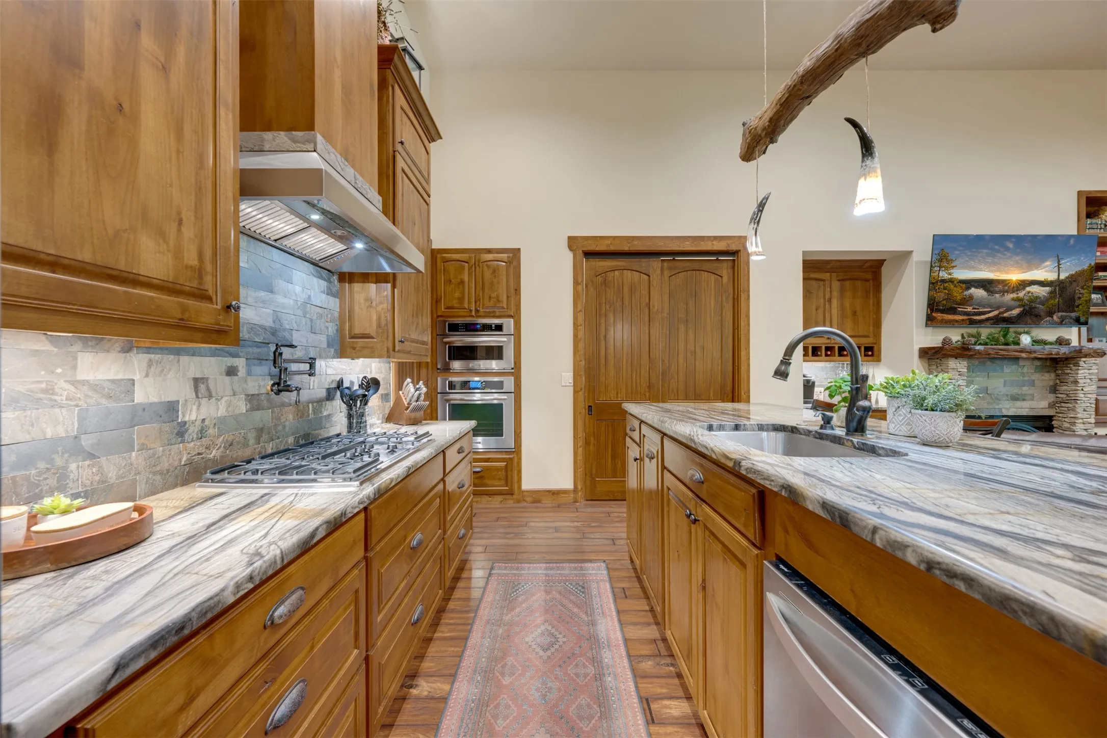 Single Family Residence For Sale in Upshur County , 6841 State Highway 154 E, Gilmer, Texas 75645, 3 Bedrooms, 3 Bathrooms, Garage spaces, 2,276 Sqft, built in 2016, Price $975,000, mls#21336611, Real Estate Agent in Gilmer, Homes For Sale in Upshur county, Homes For Sale in Gilmer, Realtor in Gilmer Texas, Real Estate Brokerage Independent Realty Texas, Luminita Cordes Realtor