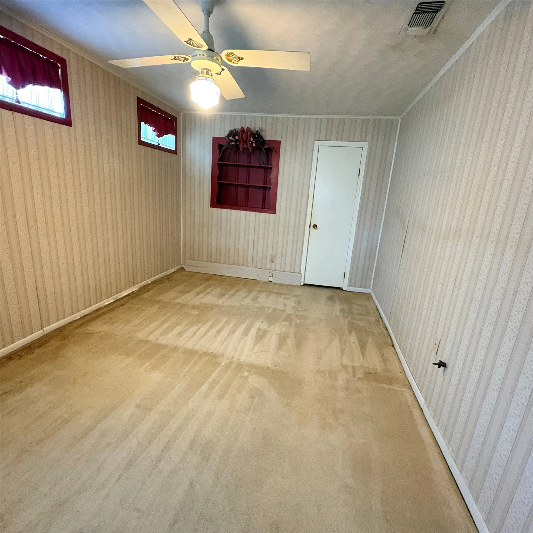 Single Family Residence For Sale in Palo Pinto County , 2101 14th Avenue, Mineral Wells, Texas 76067, 3 Bedroom, 2 Bathroom, Garage spaces, 1,388 Sqft, built in 1952, mls#21336479, Real Estate Agent in Mineral Wells, Homes For Sale in Palo Pinto county, Homes For Sale in Mineral Wells, Realtor in Mineral Wells Texas, Real Estate Brokerage Independent Realty Texas, Luminita Cordes Realtor