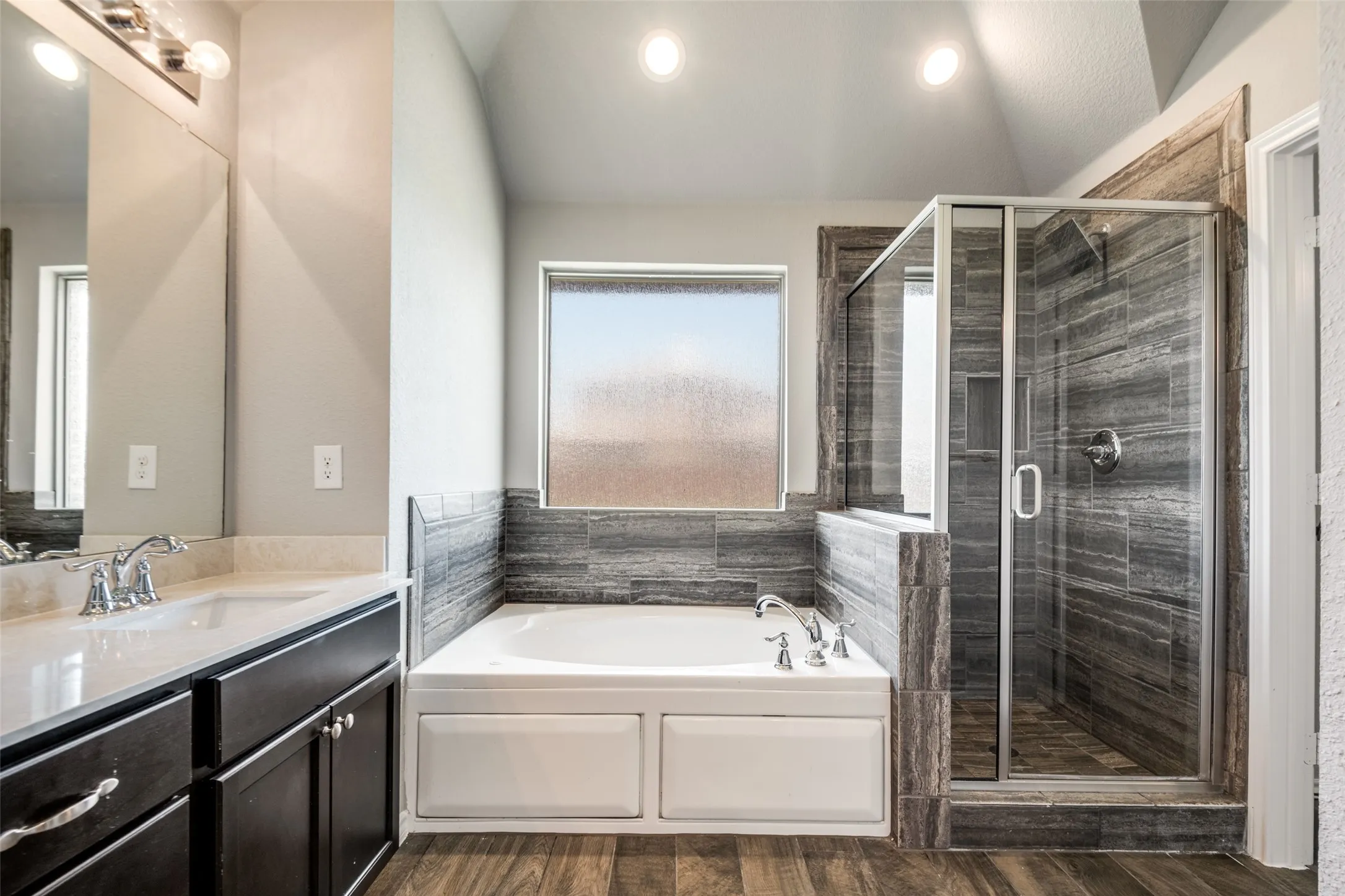 Single Family Residence For Rent in Collin County , 519 Long Prairie Drive, Royse City, Texas 75189, 4 Bedrooms, 2 Bathrooms, 2 Garage spaces, 1,910 Sqft, built in 2021, Price $2,200, mls#21336247, Real Estate Agent in Royse City, Homes For Rent in Collin county, Homes For Rent in Royse City, Realtor in Royse City Texas, Real Estate Brokerage Independent Realty Texas, Luminita Cordes Realtor
