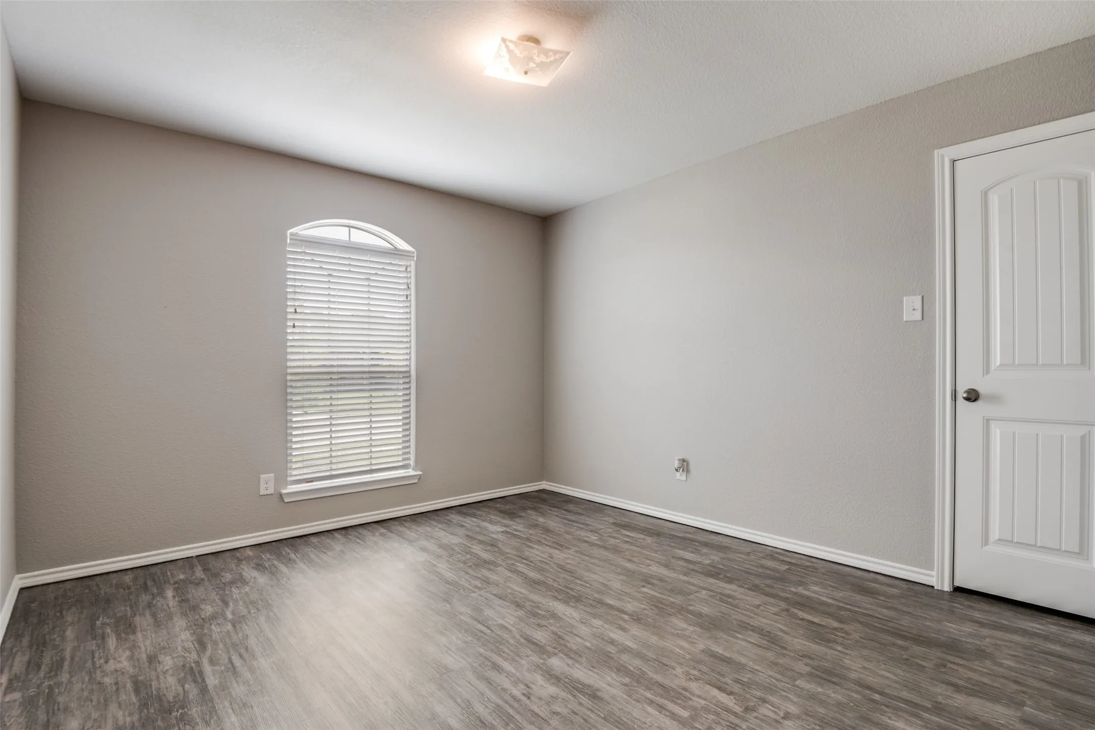Single Family Residence For Rent in Collin County , 519 Long Prairie Drive, Royse City, Texas 75189, 4 Bedrooms, 2 Bathrooms, 2 Garage spaces, 1,910 Sqft, built in 2021, Price $2,200, mls#21336247, Real Estate Agent in Royse City, Homes For Rent in Collin county, Homes For Rent in Royse City, Realtor in Royse City Texas, Real Estate Brokerage Independent Realty Texas, Luminita Cordes Realtor