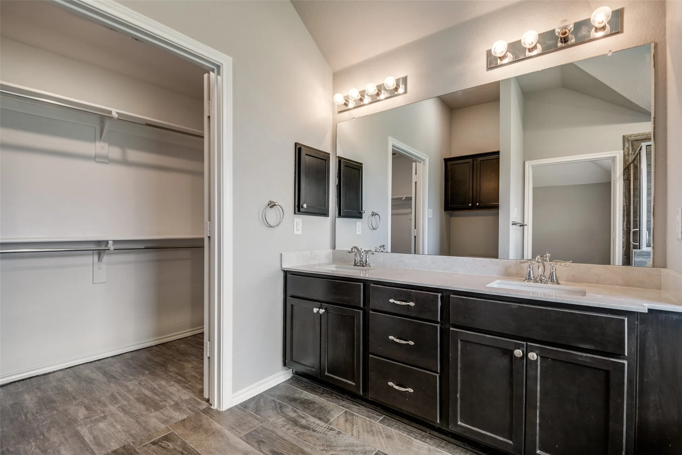 Single Family Residence For Rent in Collin County , 519 Long Prairie Drive, Royse City, Texas 75189, 4 Bedrooms, 2 Bathrooms, 2 Garage spaces, 1,910 Sqft, built in 2021, Price $2,200, mls#21336247, Real Estate Agent in Royse City, Homes For Rent in Collin county, Homes For Rent in Royse City, Realtor in Royse City Texas, Real Estate Brokerage Independent Realty Texas, Luminita Cordes Realtor