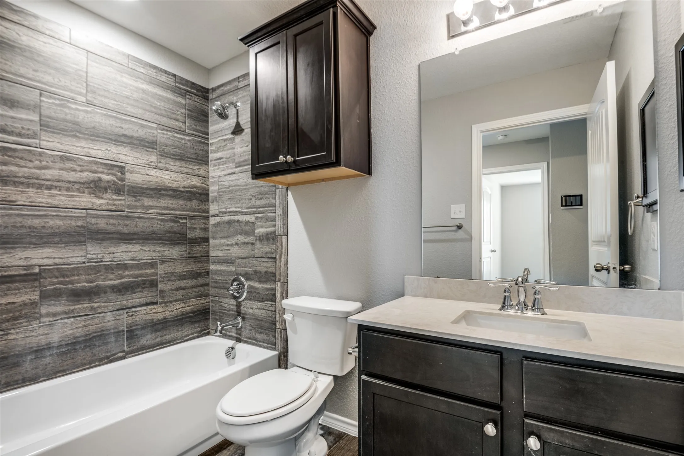 Single Family Residence For Rent in Collin County , 519 Long Prairie Drive, Royse City, Texas 75189, 4 Bedrooms, 2 Bathrooms, 2 Garage spaces, 1,910 Sqft, built in 2021, Price $2,200, mls#21336247, Real Estate Agent in Royse City, Homes For Rent in Collin county, Homes For Rent in Royse City, Realtor in Royse City Texas, Real Estate Brokerage Independent Realty Texas, Luminita Cordes Realtor