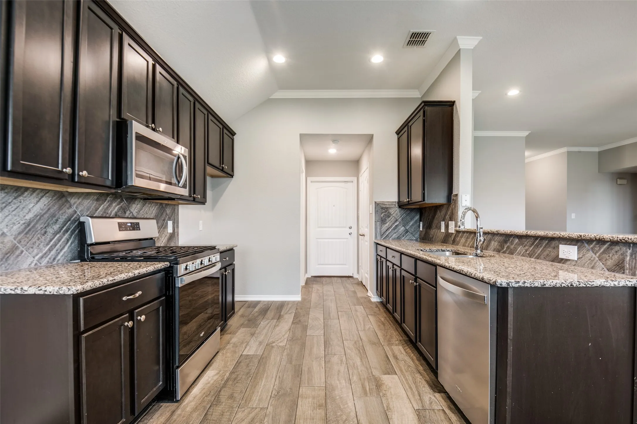 Single Family Residence For Rent in Collin County , 519 Long Prairie Drive, Royse City, Texas 75189, 4 Bedrooms, 2 Bathrooms, 2 Garage spaces, 1,910 Sqft, built in 2021, Price $2,200, mls#21336247, Real Estate Agent in Royse City, Homes For Rent in Collin county, Homes For Rent in Royse City, Realtor in Royse City Texas, Real Estate Brokerage Independent Realty Texas, Luminita Cordes Realtor