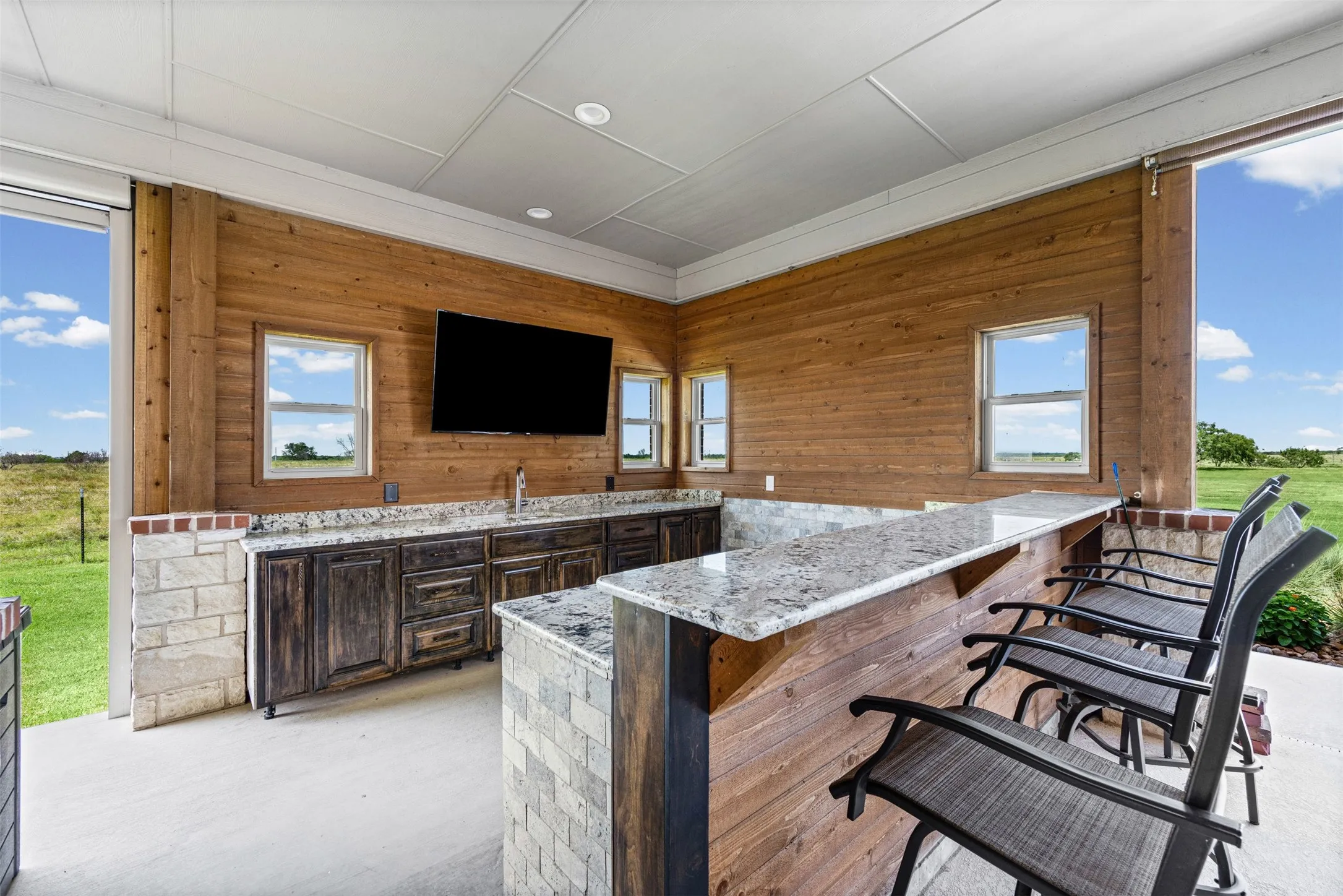 Single Family Residence For Sale in Ellis County , 511 Alsdorf Road, Ennis, Texas 75119, 3 Bedroom, 3 Bathroom, 3 Garage spaces, 3,494 Sqft, built in 2023, mls#21335662, Real Estate Agent in Ennis, Homes For Sale in Ellis county, Homes For Sale in Ennis, Realtor in Ennis Texas, Real Estate Brokerage Independent Realty Texas, Luminita Cordes Realtor