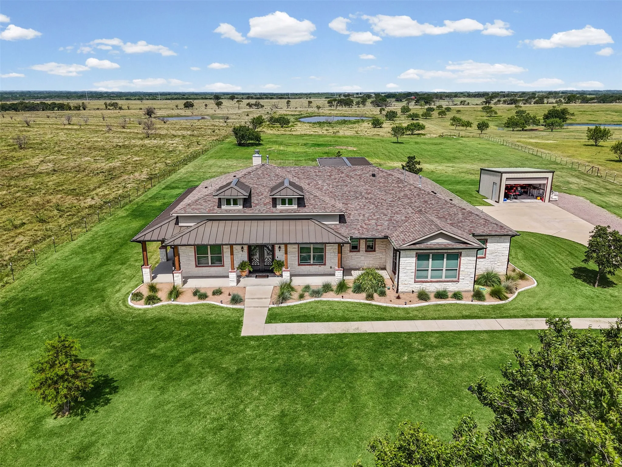 Single Family Residence For Sale in Ellis County , 511 Alsdorf Road, Ennis, Texas 75119, 3 Bedroom, 3 Bathroom, 3 Garage spaces, 3,494 Sqft, built in 2023, mls#21335662, Real Estate Agent in Ennis, Homes For Sale in Ellis county, Homes For Sale in Ennis, Realtor in Ennis Texas, Real Estate Brokerage Independent Realty Texas, Luminita Cordes Realtor