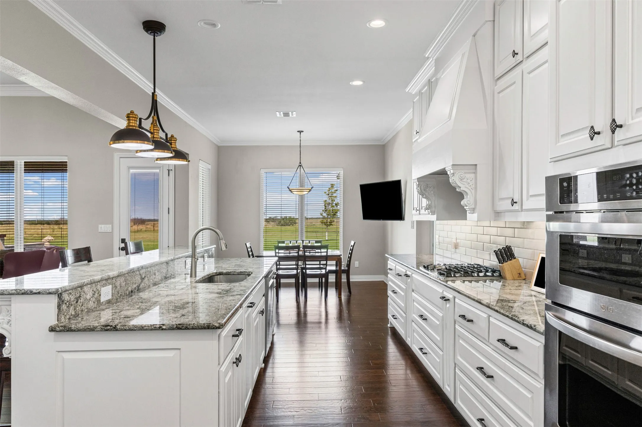 Single Family Residence For Sale in Ellis County , 511 Alsdorf Road, Ennis, Texas 75119, 3 Bedroom, 3 Bathroom, 3 Garage spaces, 3,494 Sqft, built in 2023, mls#21335662, Real Estate Agent in Ennis, Homes For Sale in Ellis county, Homes For Sale in Ennis, Realtor in Ennis Texas, Real Estate Brokerage Independent Realty Texas, Luminita Cordes Realtor