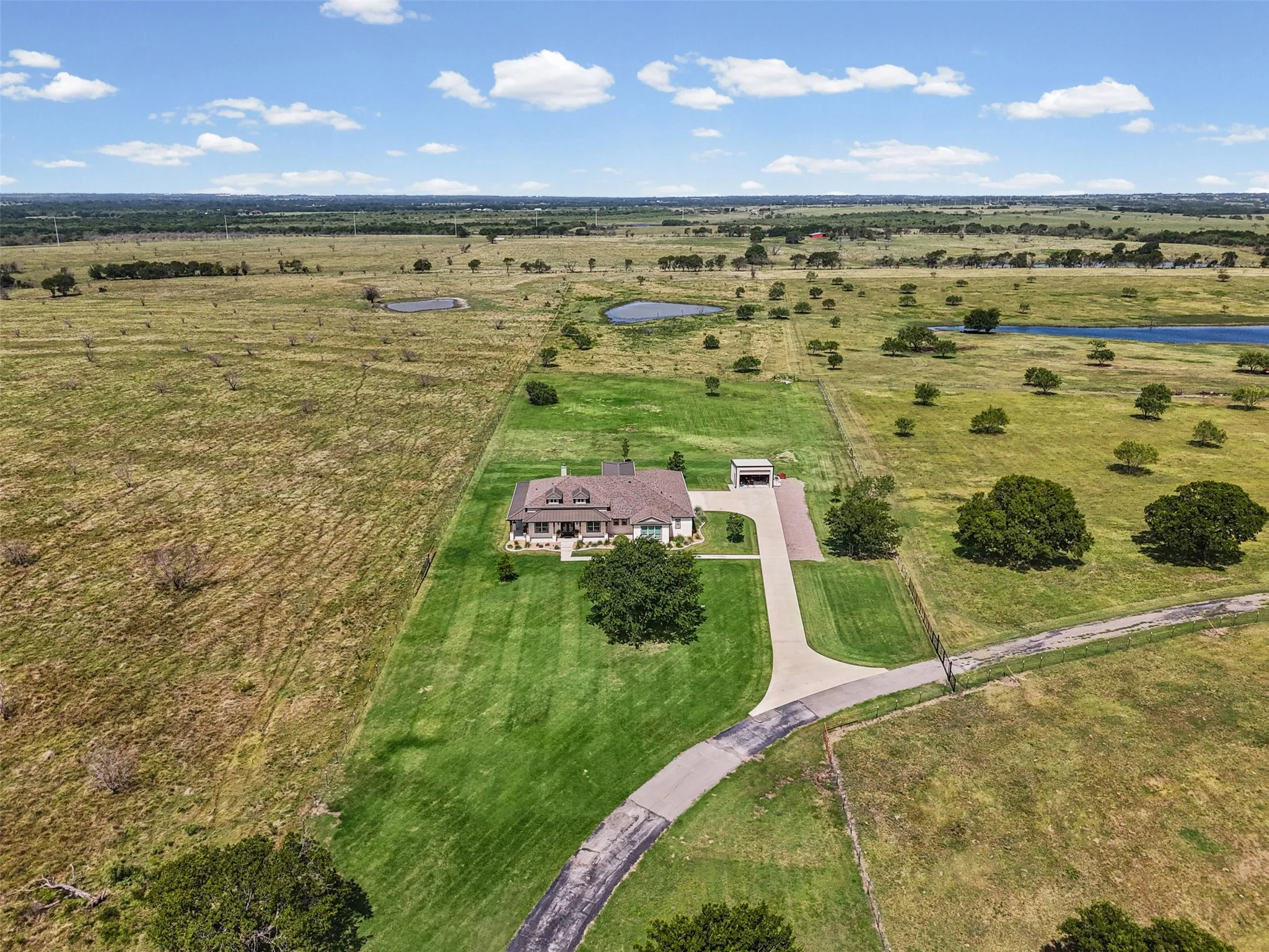 Single Family Residence For Sale in Ellis County , 511 Alsdorf Road, Ennis, Texas 75119, 3 Bedroom, 3 Bathroom, 3 Garage spaces, 3,494 Sqft, built in 2023, mls#21335662, Real Estate Agent in Ennis, Homes For Sale in Ellis county, Homes For Sale in Ennis, Realtor in Ennis Texas, Real Estate Brokerage Independent Realty Texas, Luminita Cordes Realtor