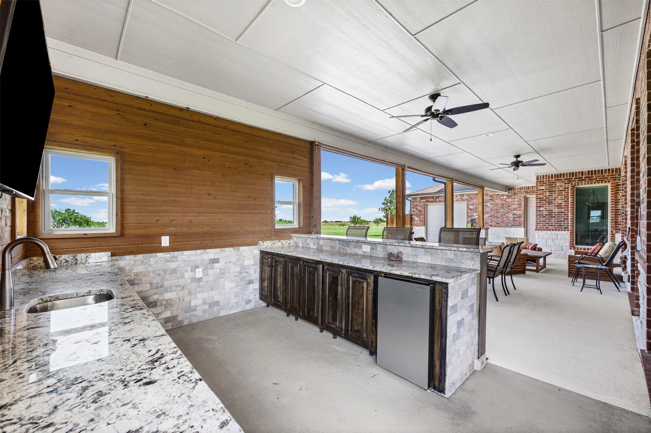 Single Family Residence For Sale in Ellis County , 511 Alsdorf Road, Ennis, Texas 75119, 3 Bedroom, 3 Bathroom, 3 Garage spaces, 3,494 Sqft, built in 2023, mls#21335662, Real Estate Agent in Ennis, Homes For Sale in Ellis county, Homes For Sale in Ennis, Realtor in Ennis Texas, Real Estate Brokerage Independent Realty Texas, Luminita Cordes Realtor