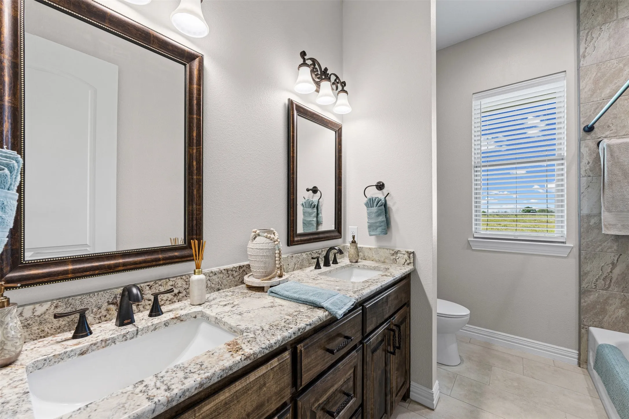 Single Family Residence For Sale in Ellis County , 511 Alsdorf Road, Ennis, Texas 75119, 3 Bedroom, 3 Bathroom, 3 Garage spaces, 3,494 Sqft, built in 2023, mls#21335662, Real Estate Agent in Ennis, Homes For Sale in Ellis county, Homes For Sale in Ennis, Realtor in Ennis Texas, Real Estate Brokerage Independent Realty Texas, Luminita Cordes Realtor