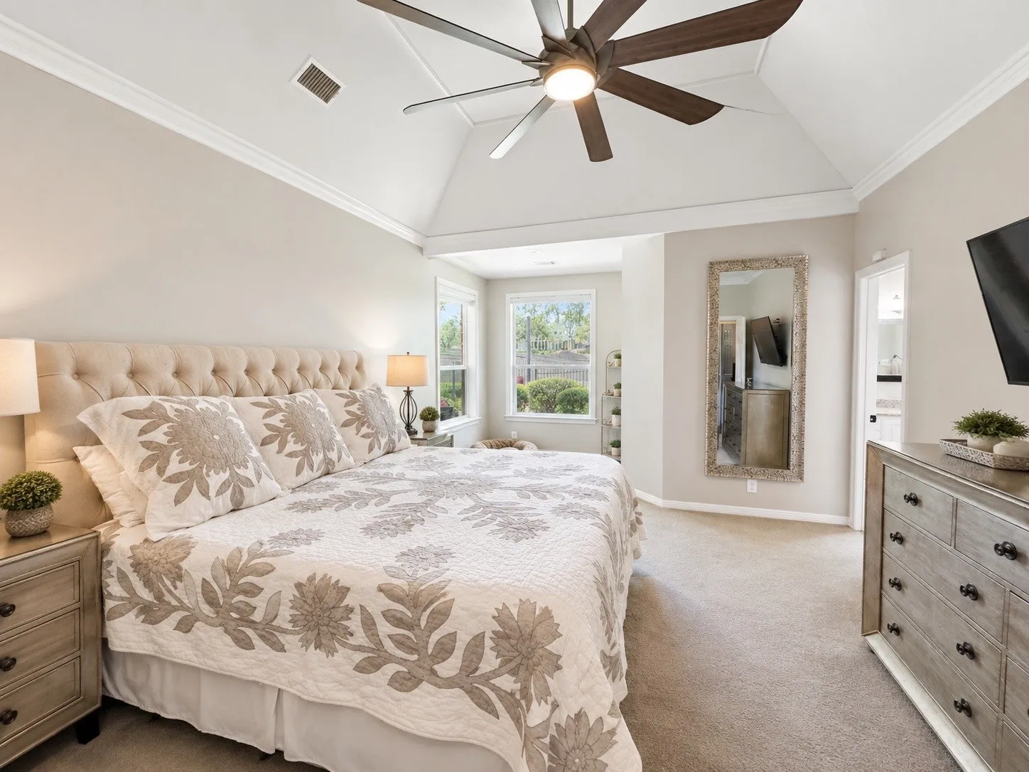 Single Family Residence For Sale in Denton County , 1908 Vintage Drive, Corinth, Texas 76210, 4 Bedroom, 3 Bathroom, 2 Garage spaces, 3,105 Sqft, built in 1990, mls#21336353, Real Estate Agent in Corinth, Homes For Sale in Denton county, Homes For Sale in Corinth, Realtor in Corinth Texas, Real Estate Brokerage Independent Realty Texas, Luminita Cordes Realtor