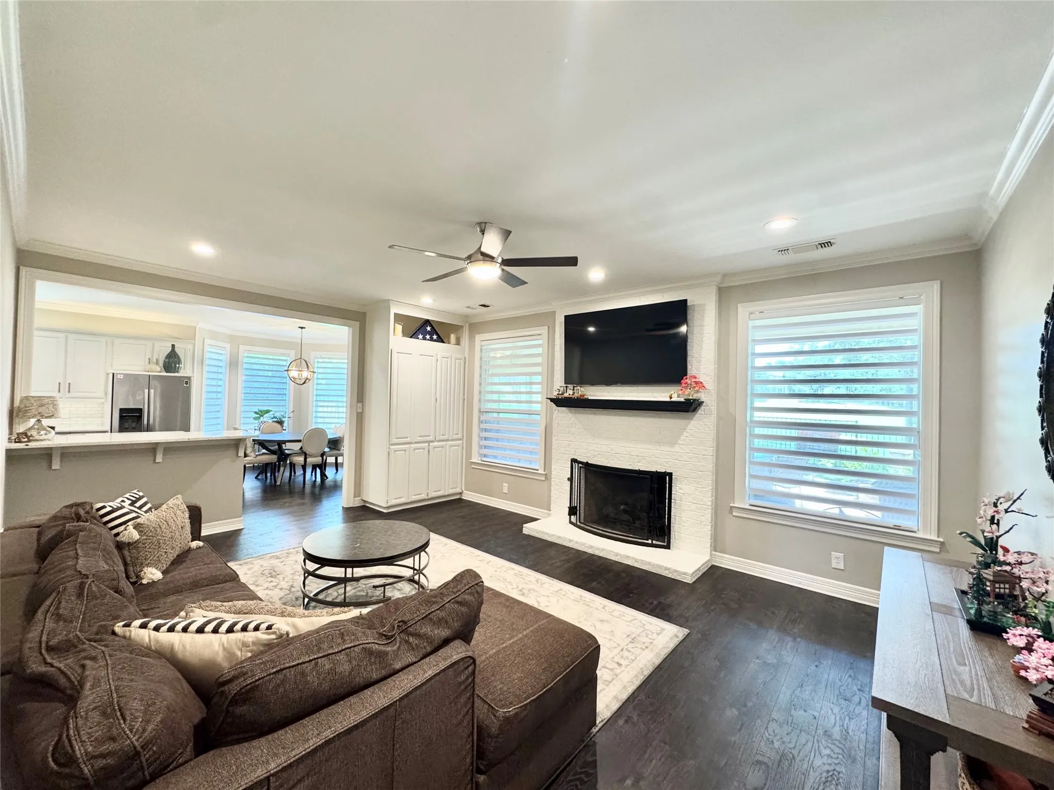 Single Family Residence For Sale in Denton County , 1908 Vintage Drive, Corinth, Texas 76210, 4 Bedroom, 3 Bathroom, 2 Garage spaces, 3,105 Sqft, built in 1990, mls#21336353, Real Estate Agent in Corinth, Homes For Sale in Denton county, Homes For Sale in Corinth, Realtor in Corinth Texas, Real Estate Brokerage Independent Realty Texas, Luminita Cordes Realtor