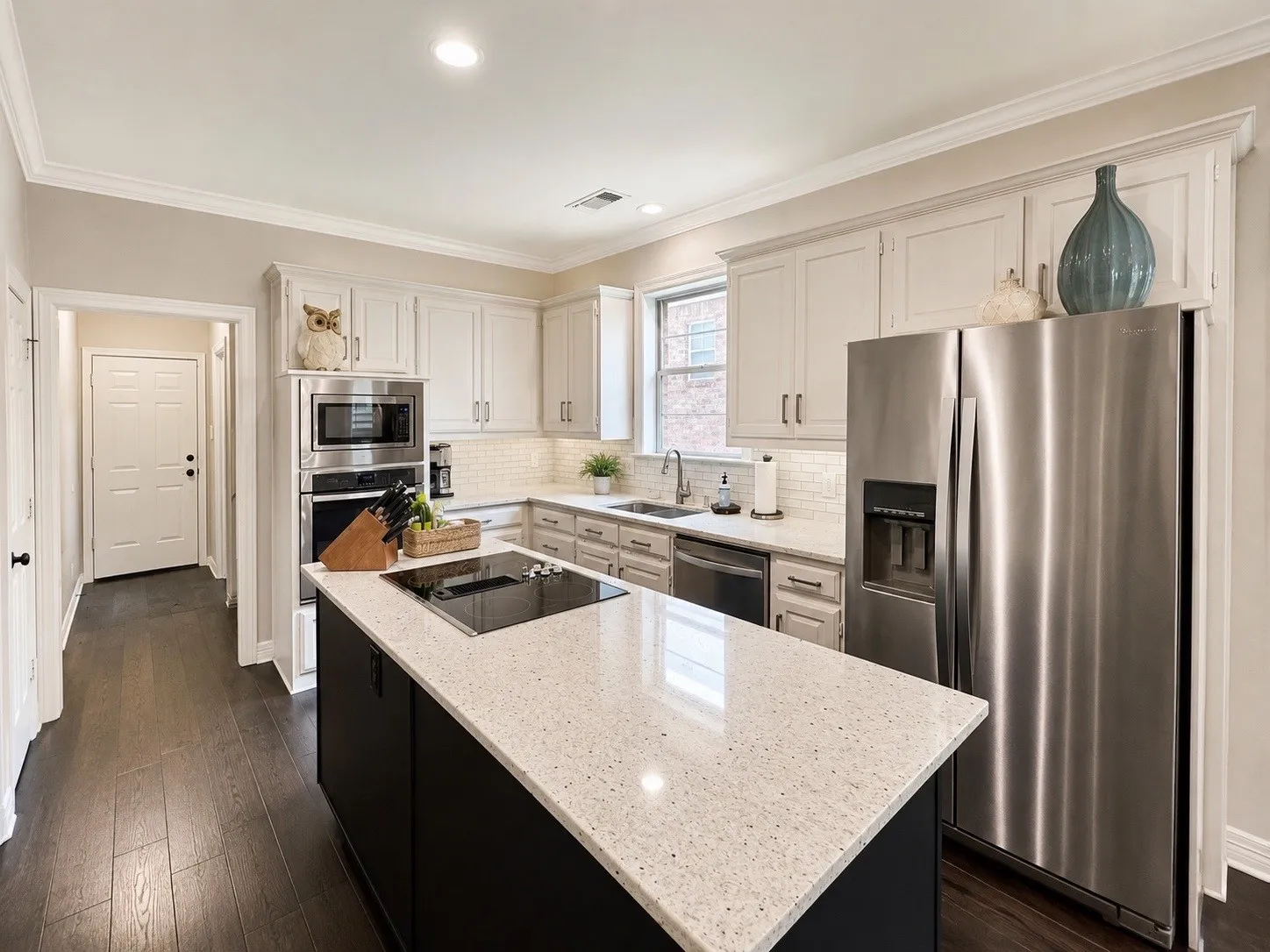 Single Family Residence For Sale in Denton County , 1908 Vintage Drive, Corinth, Texas 76210, 4 Bedroom, 3 Bathroom, 2 Garage spaces, 3,105 Sqft, built in 1990, mls#21336353, Real Estate Agent in Corinth, Homes For Sale in Denton county, Homes For Sale in Corinth, Realtor in Corinth Texas, Real Estate Brokerage Independent Realty Texas, Luminita Cordes Realtor