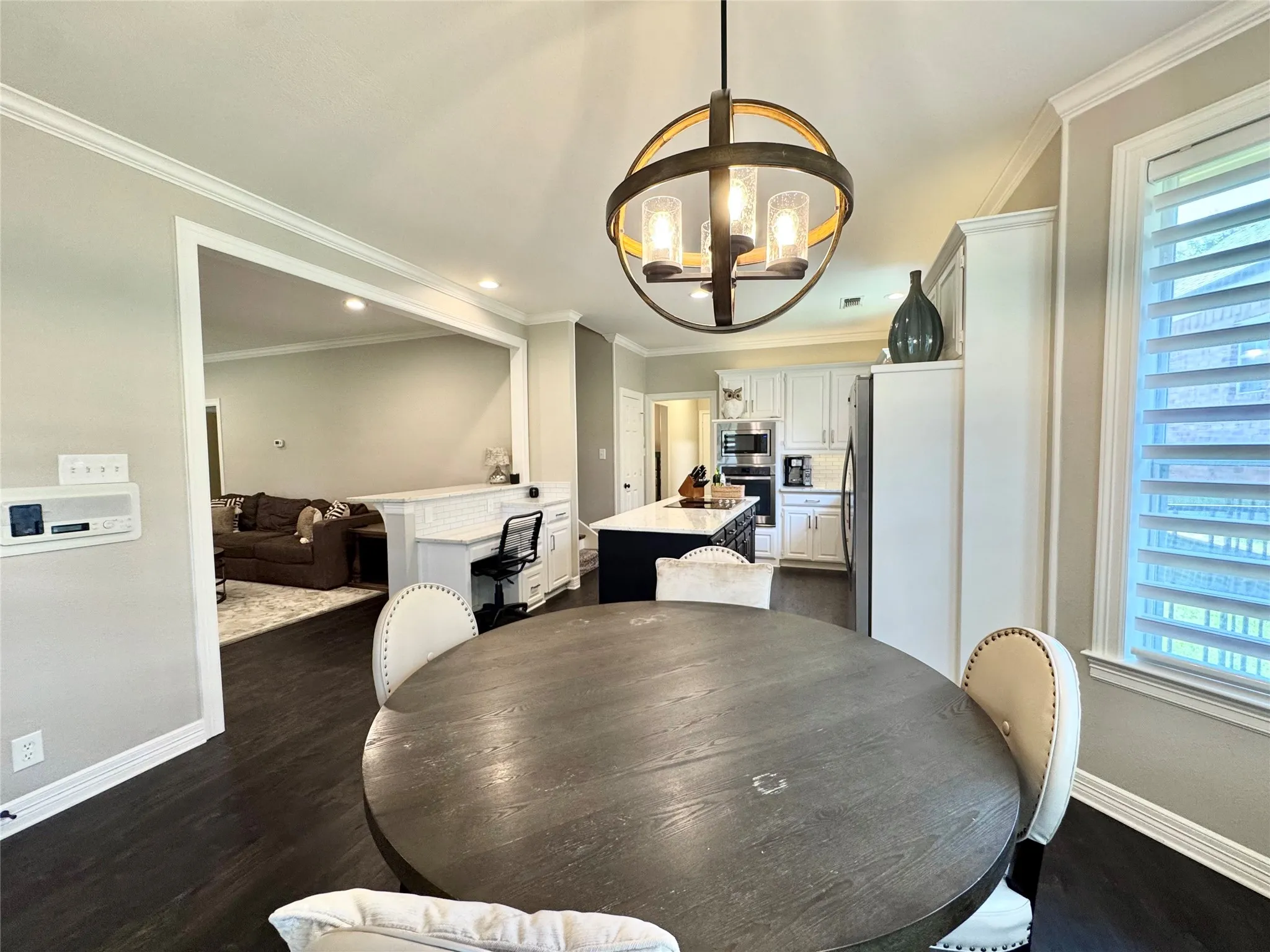 Single Family Residence For Sale in Denton County , 1908 Vintage Drive, Corinth, Texas 76210, 4 Bedroom, 3 Bathroom, 2 Garage spaces, 3,105 Sqft, built in 1990, mls#21336353, Real Estate Agent in Corinth, Homes For Sale in Denton county, Homes For Sale in Corinth, Realtor in Corinth Texas, Real Estate Brokerage Independent Realty Texas, Luminita Cordes Realtor