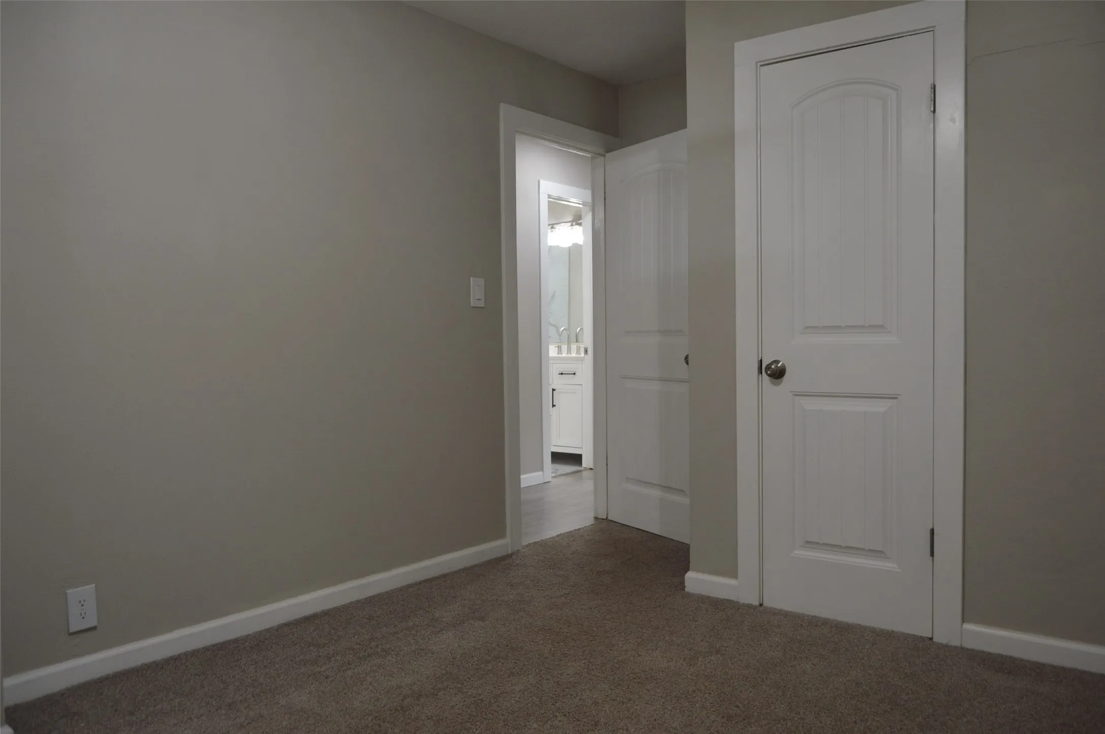 Single Family Residence For Sale in Hunt County , 501 E 2nd Street, Quinlan, Texas 75474, 3 Bedroom, 2 Bathroom, Garage spaces, 1,464 Sqft, built in 1977, Price $210,000, mls#21336664, Real Estate Agent in Quinlan, Homes For Sale in Hunt county, Homes For Sale in Quinlan, Realtor in Quinlan Texas, Real Estate Brokerage Independent Realty Texas, Luminita Cordes Realtor